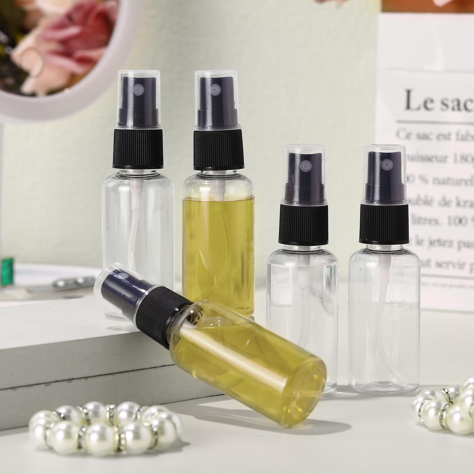 Lot de 100 mini flacons vaporisateurs vides en plastique transparent de 28,3 g avec 5 entonnoirs rechargeables pour parfum, peau, tonique, huiles essentielles