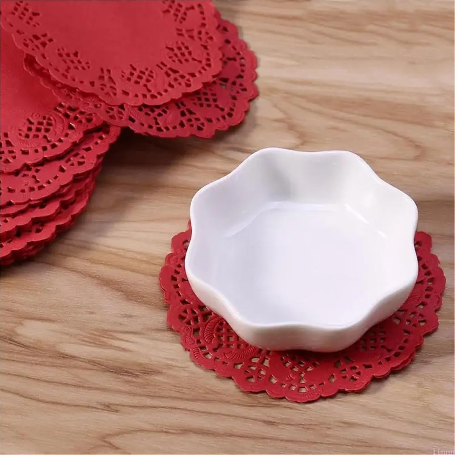Paper Lace Doilies 400 Pcs 3.5'' Colored Flower Lace Round Paper Doilies Placemat Craft Doyleys Wedding(Red)