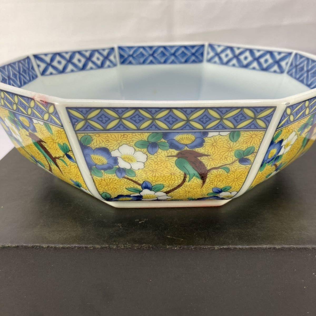 有田焼 吾山窯 深皿 4客 直径19㎝ 花絵柄 和食器 お皿 コレクション Amazon.co.jp: 有田焼 吾山窯 盛鉢三種 箸付きお皿 皿 3枚 箱 鉢 陶器