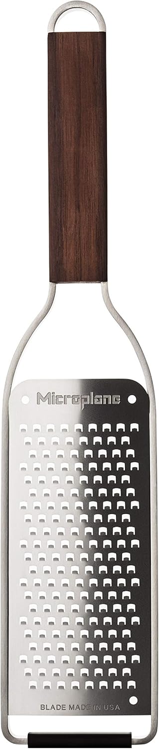 Microplane Kitchen Grater Coconut, Nuts and Horseradish Grater for Cheese, Carrot, Ginger, Coconut, Nuts and Horseradish from the Master Collection in Walnut Wood and Stainless Steel