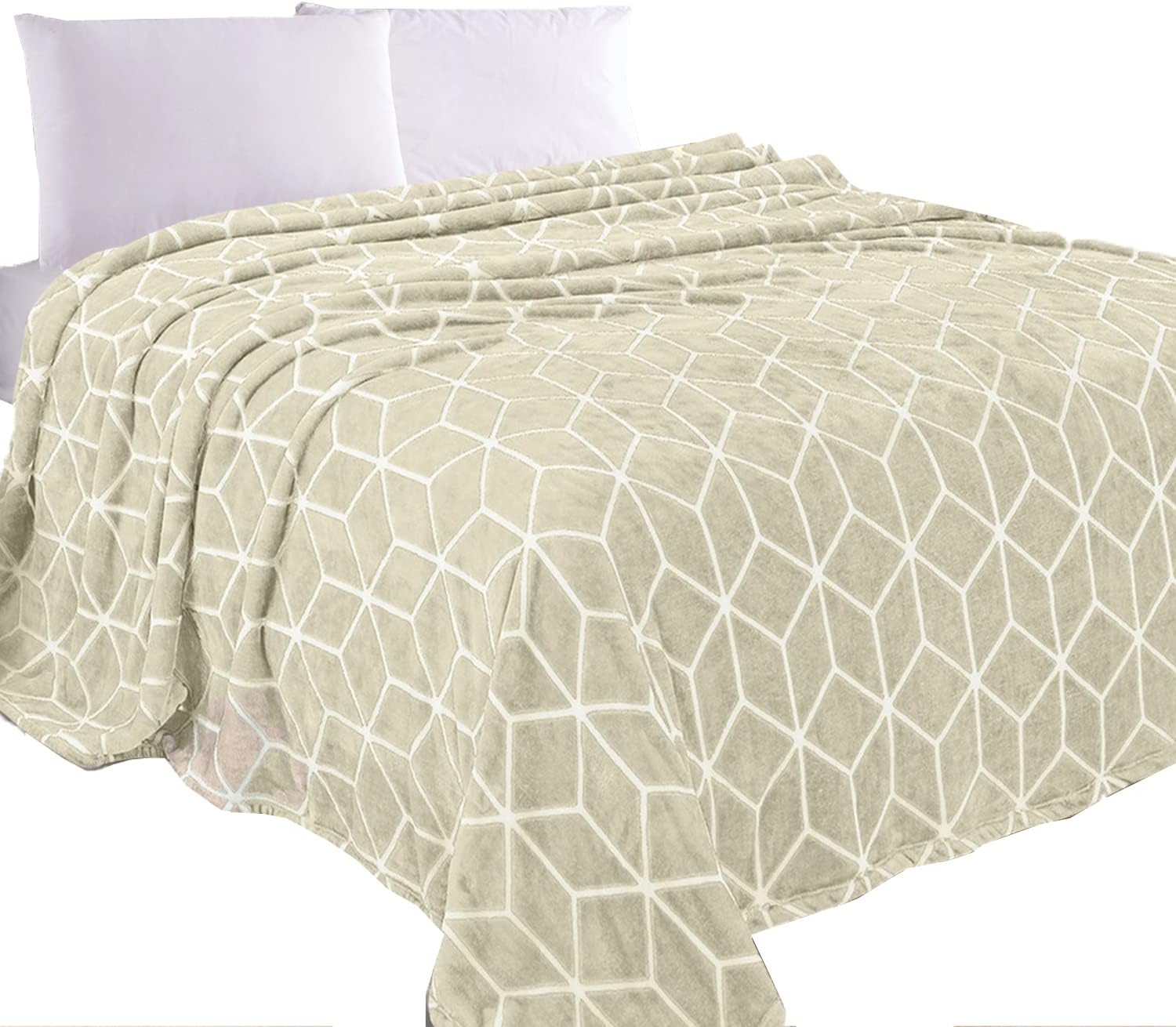 Elegant Comfort Luxury Velvety Feel Blanket, All-Season Lightweight Blanket, Ultra Plush, Soft, Cozy-Fuzzy Flannel Fleece for Couch, Sofa, Bed, Travel, Cube Design, King/California King, Cream