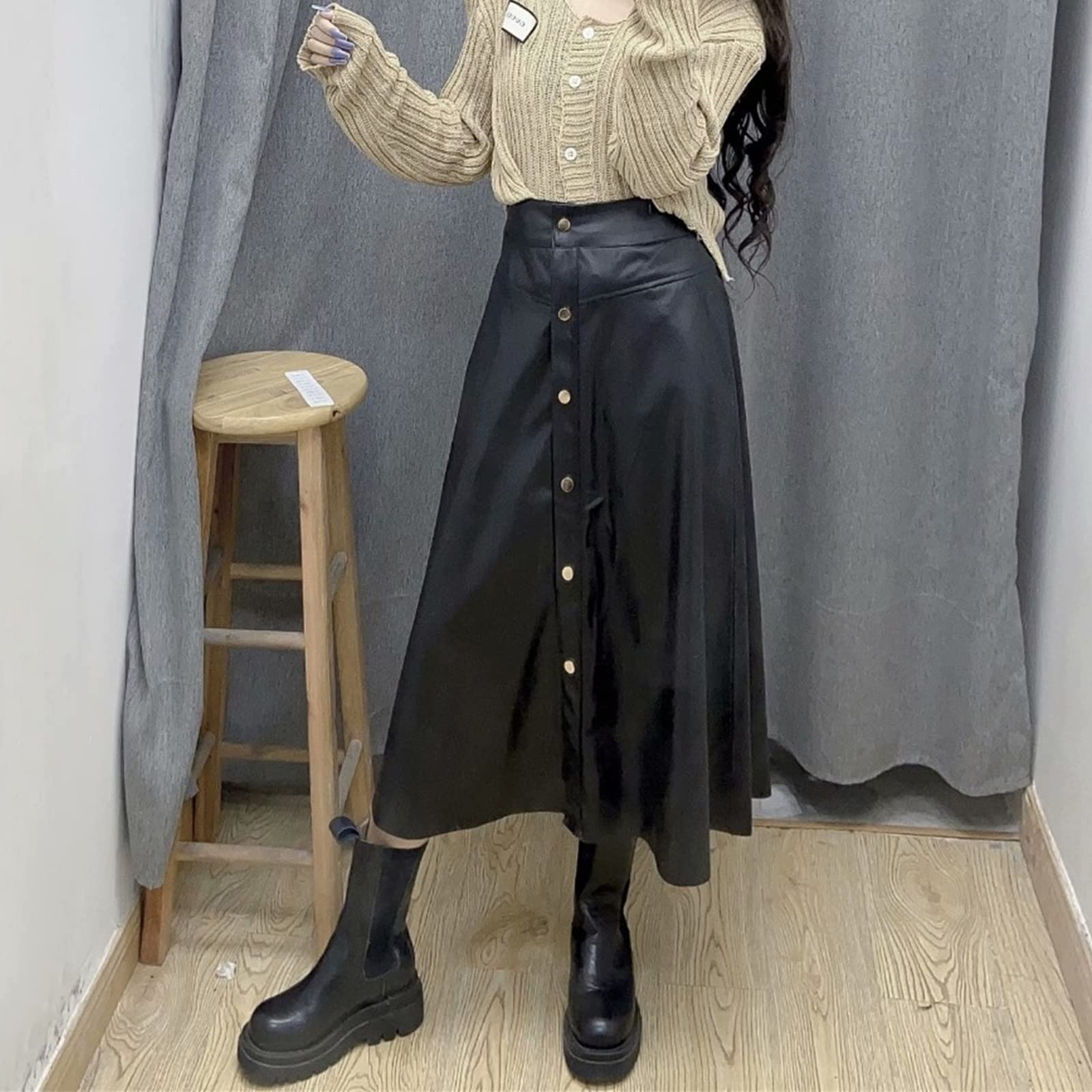 美品　プラダ　革フレアスカート ロングスカート 美品 プラダ 革フレアスカート ロングスカート 美品 プラダ 革フレア