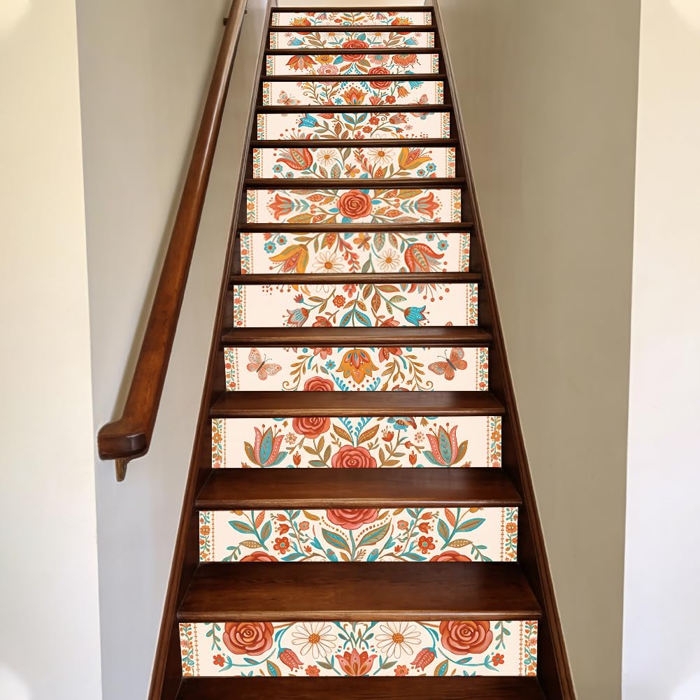 Stickers contremarche fleur rose pour transformer un escalier en bois en passage romantique