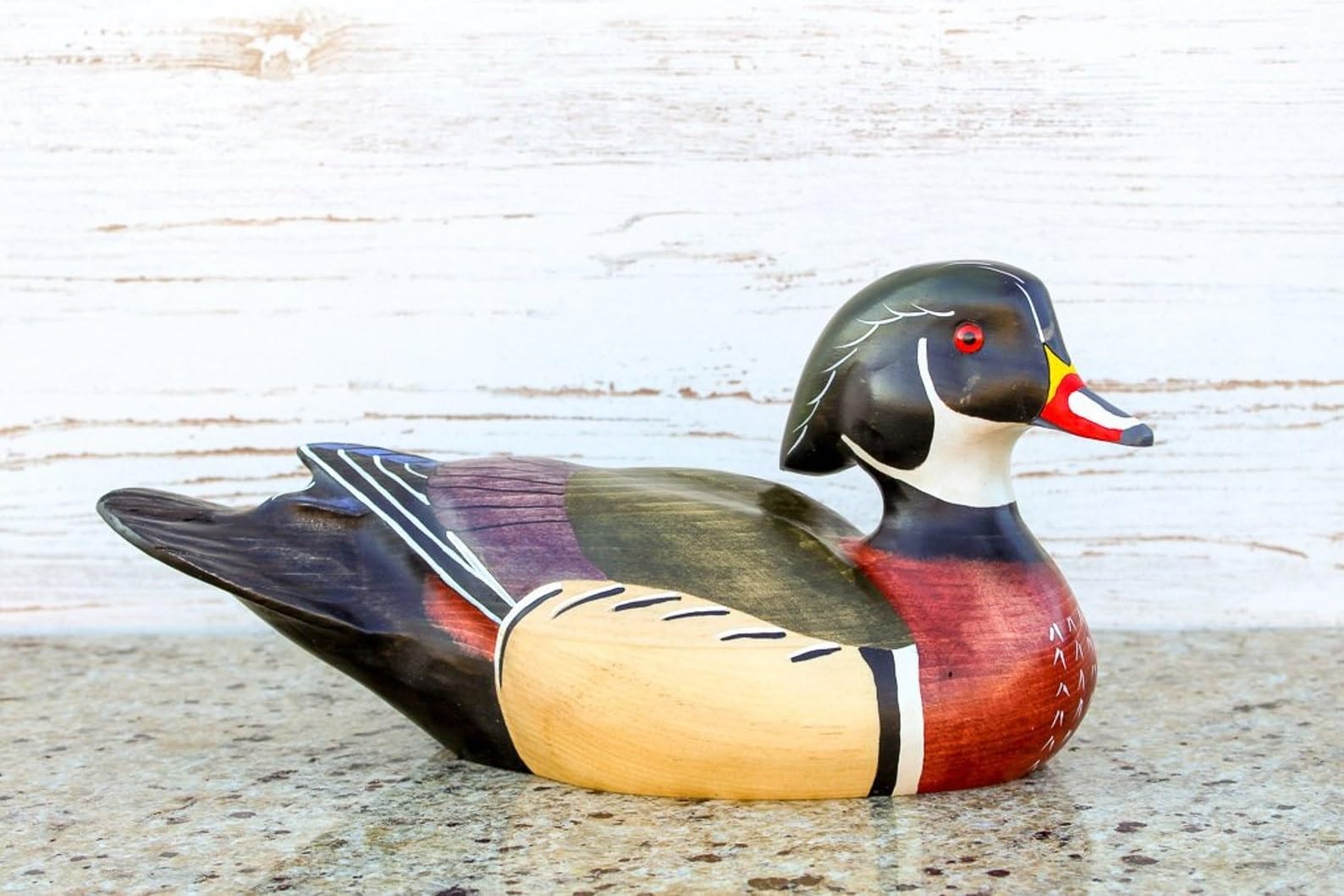 Used for home decoration and party decoration Hand - carved Wooden Duck, Full - size Decoy. Exquisite Detail, Durable Quality. For Hunting, Wildlife Decoration, Outdoor Display. Wedding home dining ta