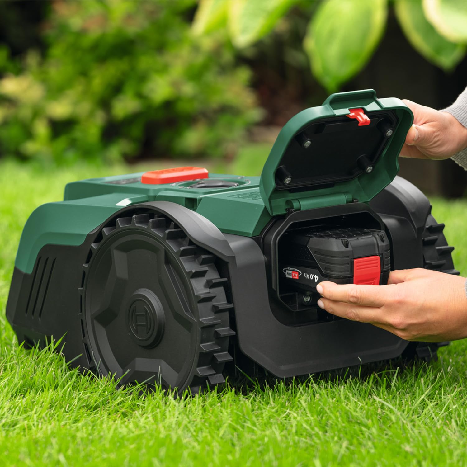 Bosch Tondeuse Robot sans-Fil VISIMOW18V-100 (pour pelouses Jusqu’à 100 m², Largeur de Coupe: 16 cm, Hauteur de Coupe: 20-60 mm, avec Lames de Rechange, Batterie et Chargeur)