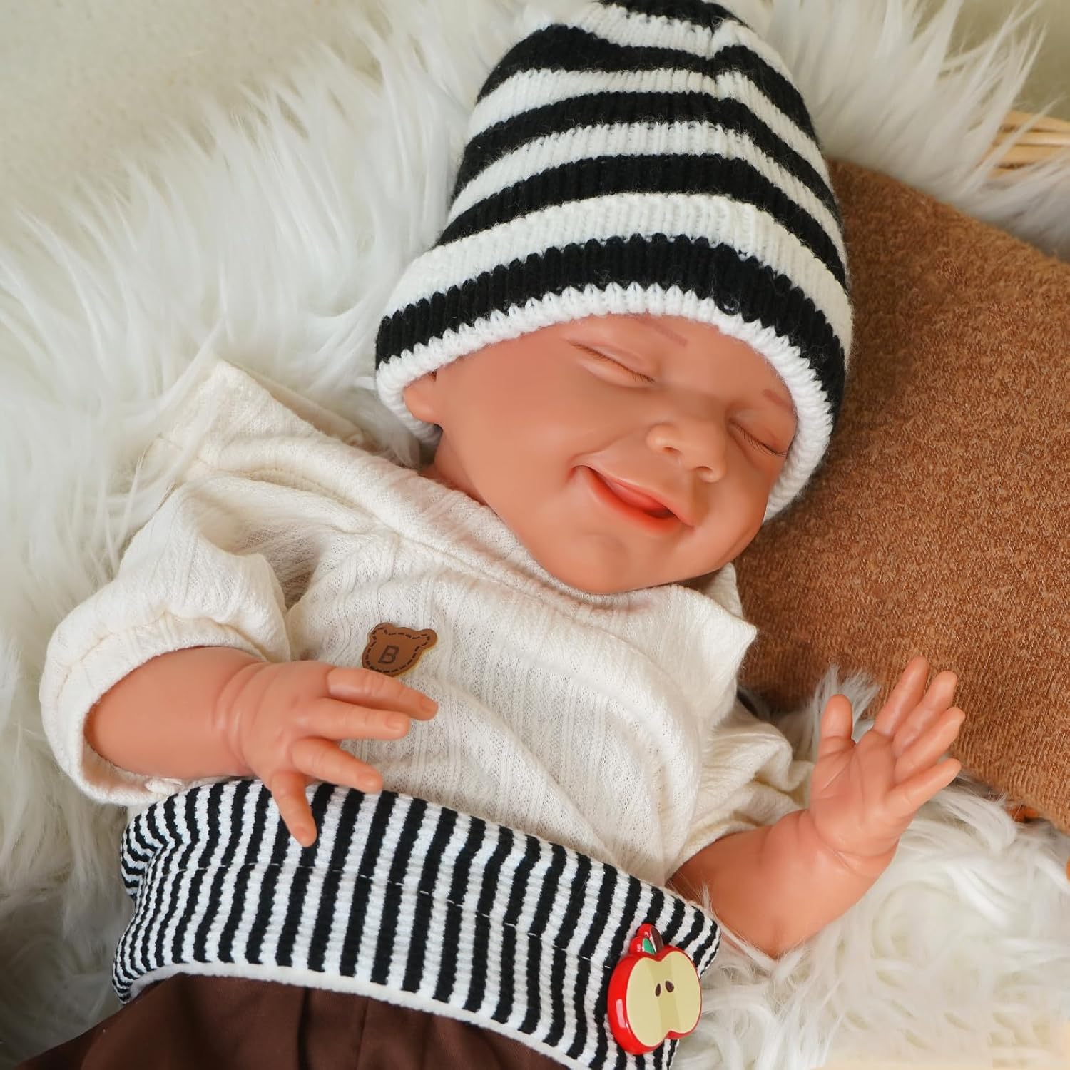 Full-Body Silicone Reborn Doll - 17-Inch Lifelike Newborn Girl Doll, Comes with a Gift Box, Soft to the Touch, Washable and Perfect for Collection(Cmian-Skin)