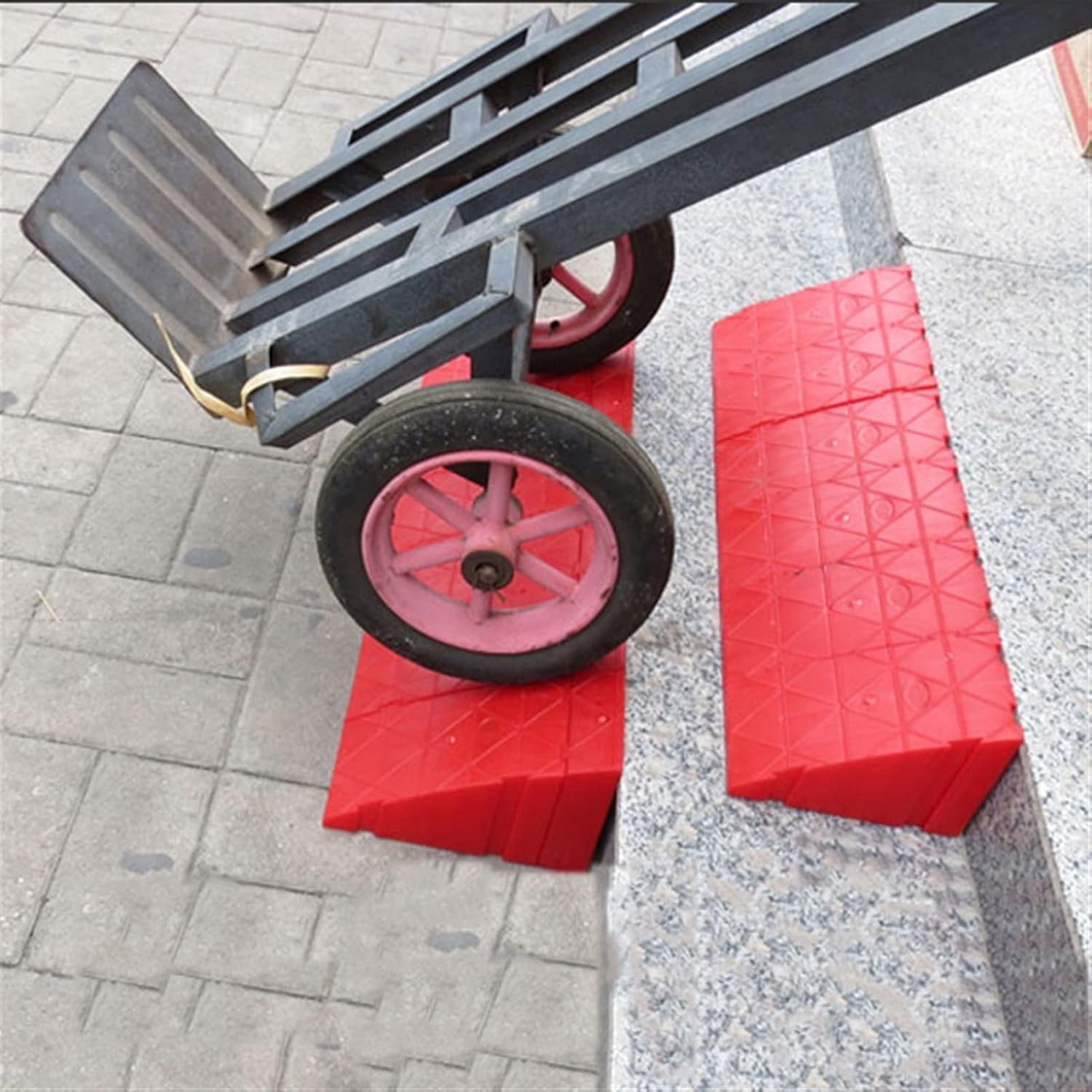 Curbside Driveway Ramp,Portable Threshold Ramp,for Car, Wheelchair,Bike, Motorcycle, Driveway, Sidewalk (Battery *1 : 30 * 12 * 18cm)