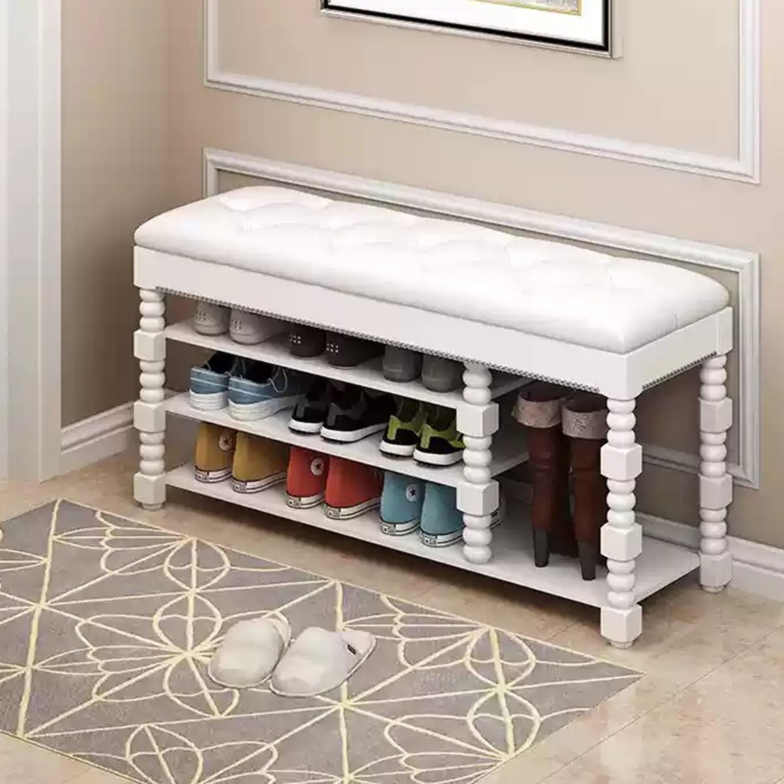 Banc à chaussures en bois blanc parfait pour sublimer l'entrée ou le couloir de la maison