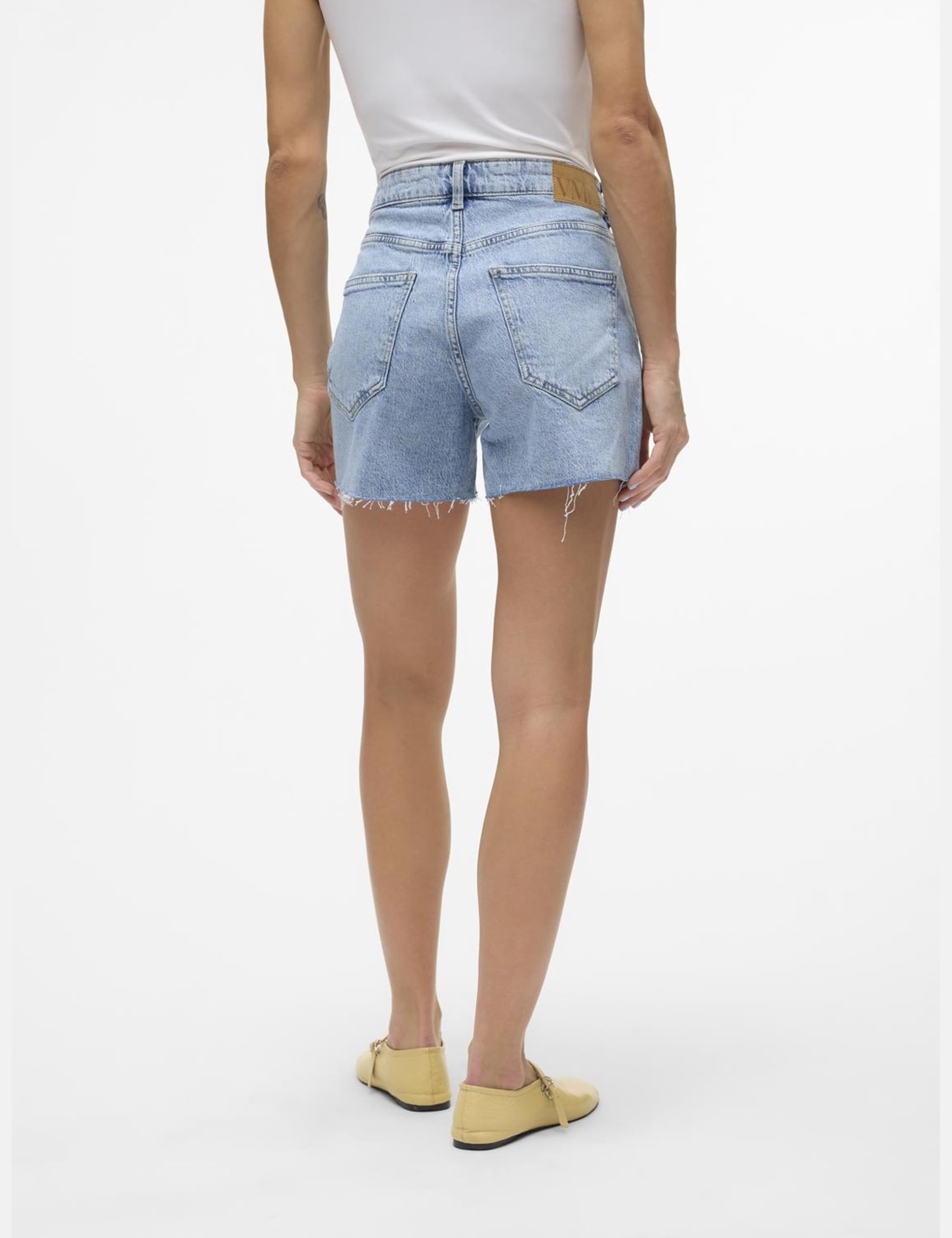 VERO MODA Short en Jean Femme avec Ourlet à Franges et Fermeture éclair