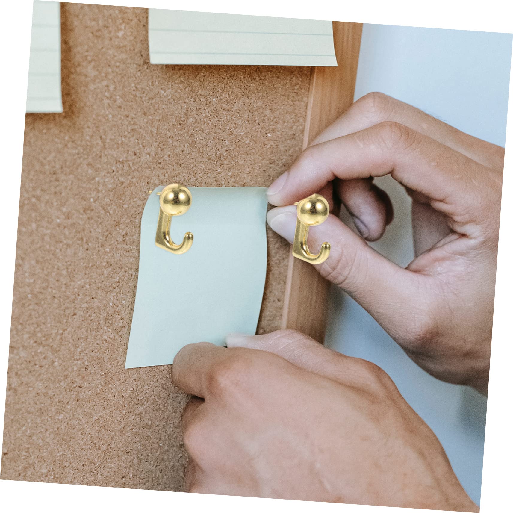 HOMSFOU 50 Pezzi Ganci in Lega di Zinco Color Oro Facili da Inserire e Resistenti per Appendere Immagini a Parete in Ufficio a Scuola