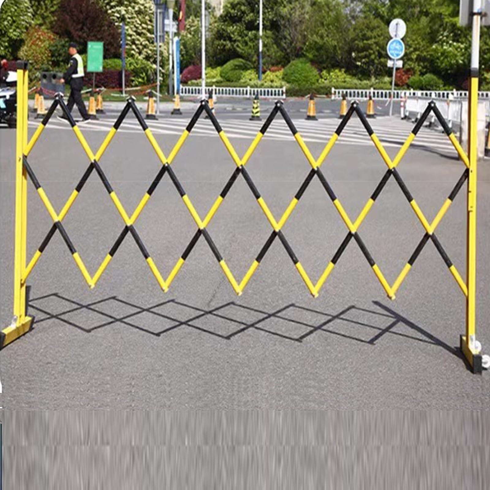 ASerZenith Expandable Mobile Barrier Traffic Fence, Metal Expandable Barricade Mobile Retractable Driveway Gate Folding Safety Barricade For Traffic Control Garage,Noir-1.2X3M