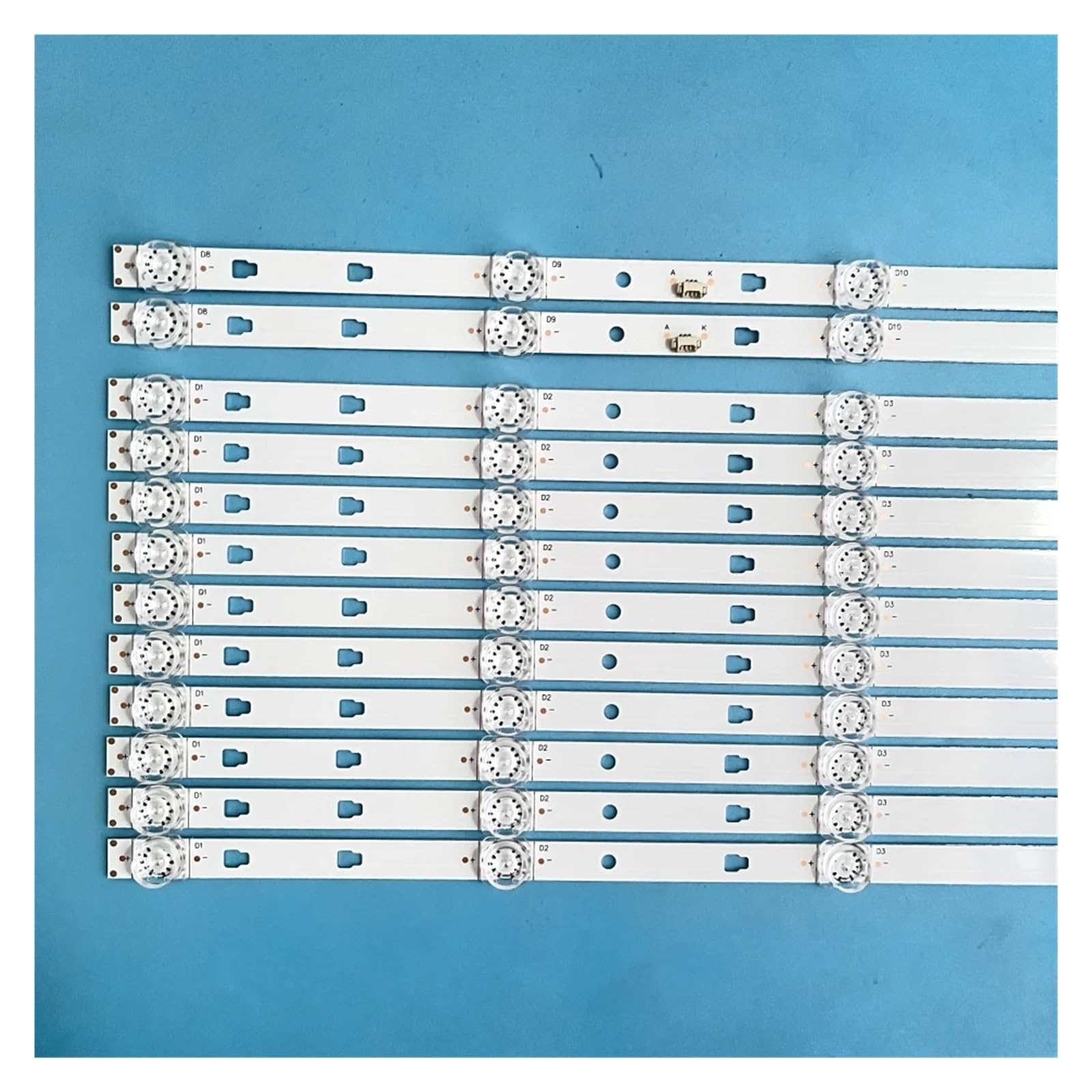 IET Lamps - Genuine Original Replacement Bulb/lamp with OEM Housing for HITACHI 50V710 Projector TV (Philips Inside)