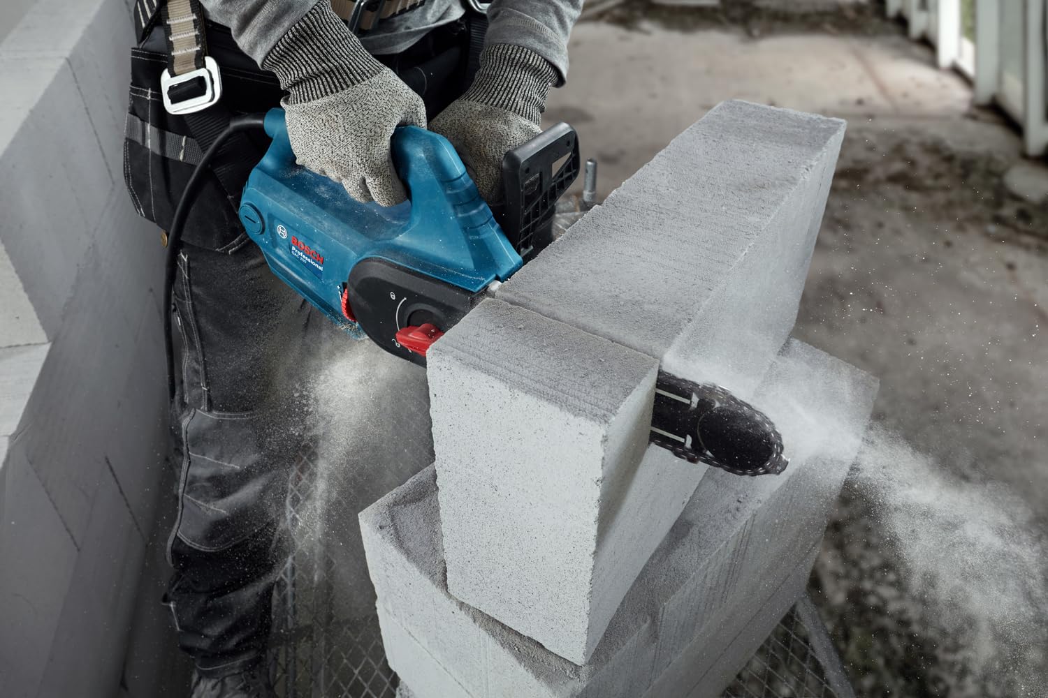 Bosch Professional: piła do bloczków z betonu komórkowego GAC 250 (prędkość łańcucha 12 m/s, rozmiar łańcucha 3/8 cala, długość prowadnicy 250 mm)
