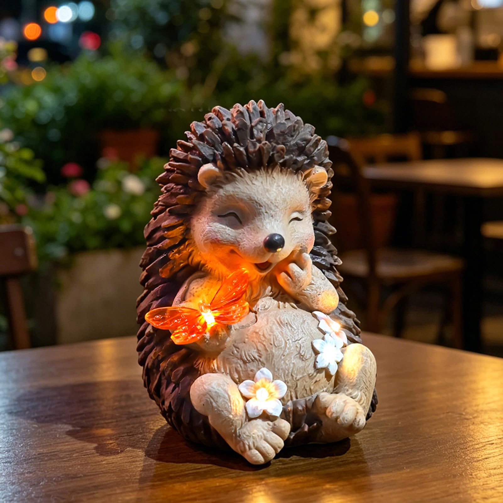 Nexoria Solar Igel Gartenfiguren mit Blumen Gartendeko für Draußen Wetterfest Igel Deko mit Led Lichter Solar Igelfigur mit Schmetterling Gartenleuchte Solarlampe für Garten Balkon (A)