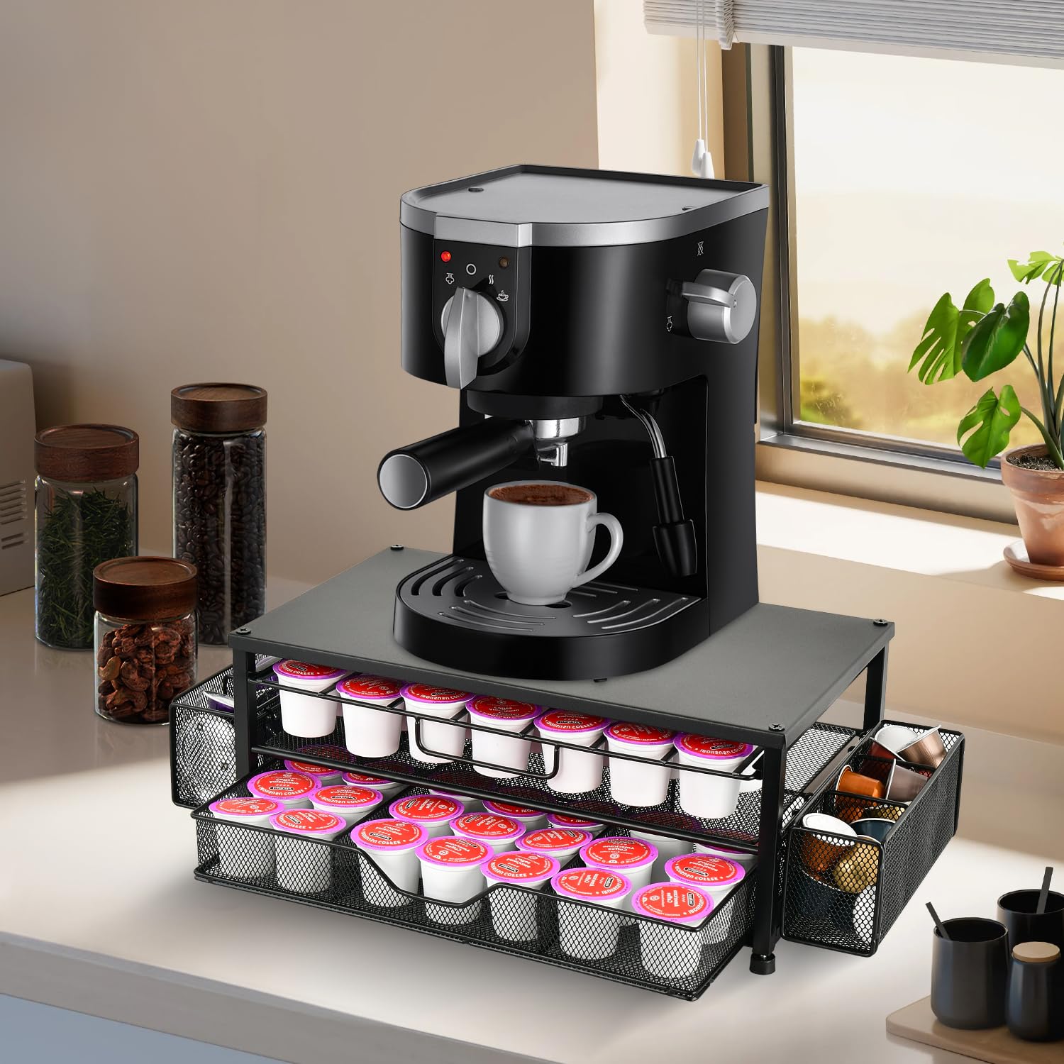 Spacrea Organizador de tazas K, soporte para cápsulas de café para mostrador con cajón de almacenamiento deslizante de 2 niveles, soporte para accesorios de barra de café, 63 cápsulas grandes u 80