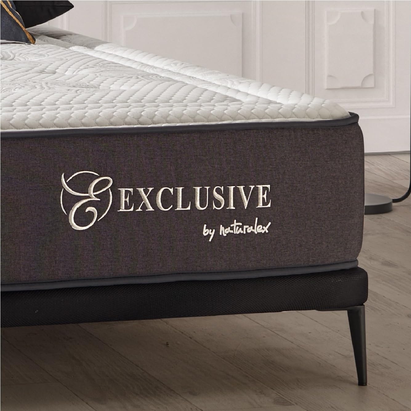 naturalex Luxury | Limited Edition Pillow Top Memory Foam Mattress | 6ft Super King Size 180x200cm | Hand Embroidered Stitching | Sensational Back Support | Hypoallergenic for Added Freshness