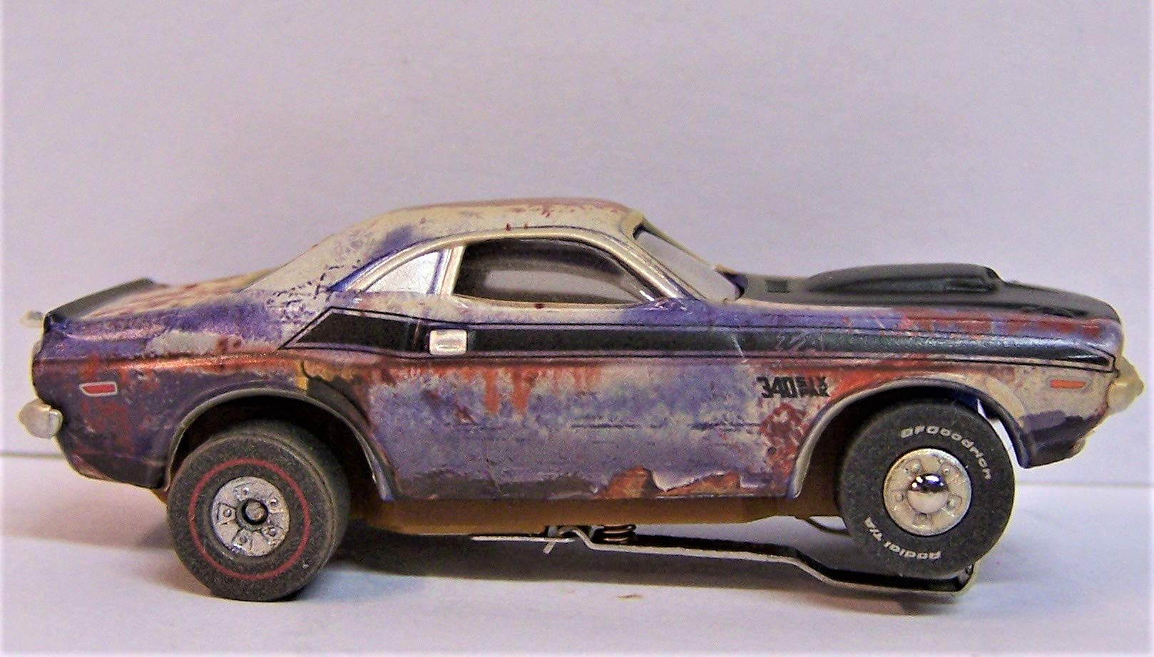 Amazon.com: Auto World Graveyard Carz 1970 Dodge Challenger T/A Ho