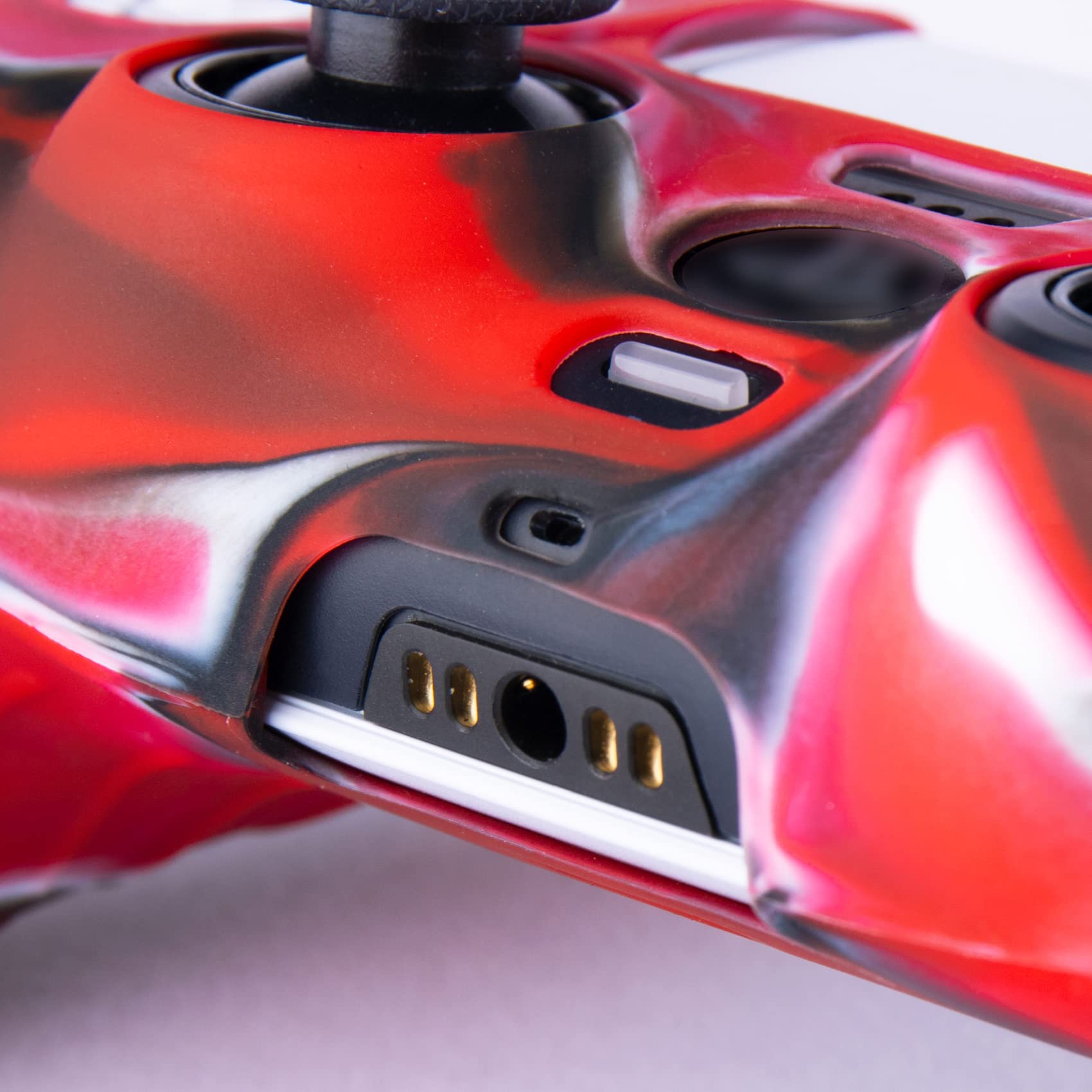 YoRHa Borchie Cassa pelle copertura silicone skin Cover Custodia per PS5 Dualsense Controller x 1 (Rosso Mimetico) Con PRO presa del pollice thumb grips x 8