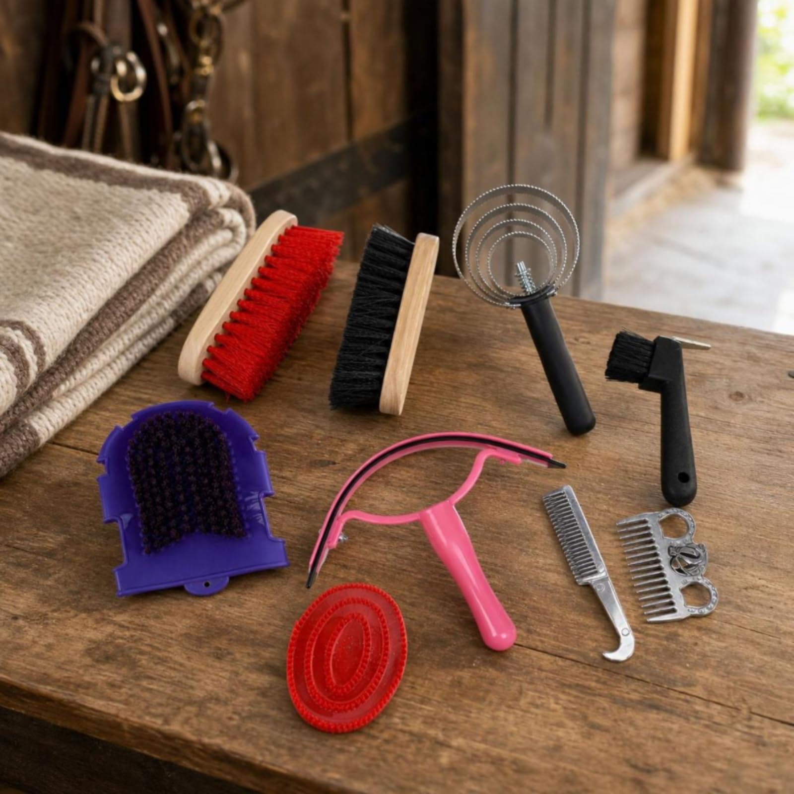 Set Spazzole per Cavalli Kit Toelettatura Equina Pettine Striglia Cardatore con Manici in Legno E Pettini in Metallo con Sacca Trasparente Adatto per Viaggio Pulizia Maneggio