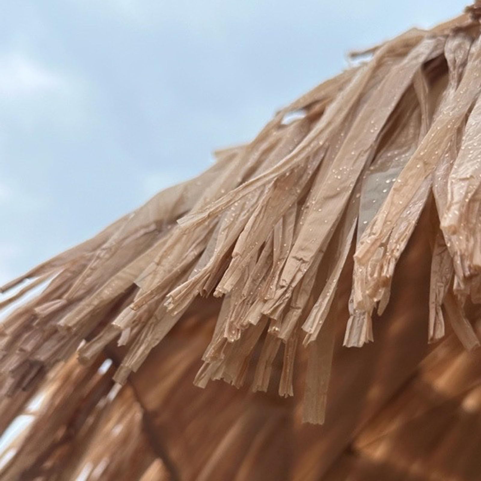 Parasol kempingowy na plażę, parasol z imitacji trawy, łatwy do przenoszenia, parasol kryty strzechą na kwatery prywatne, 160 * 190 cm.