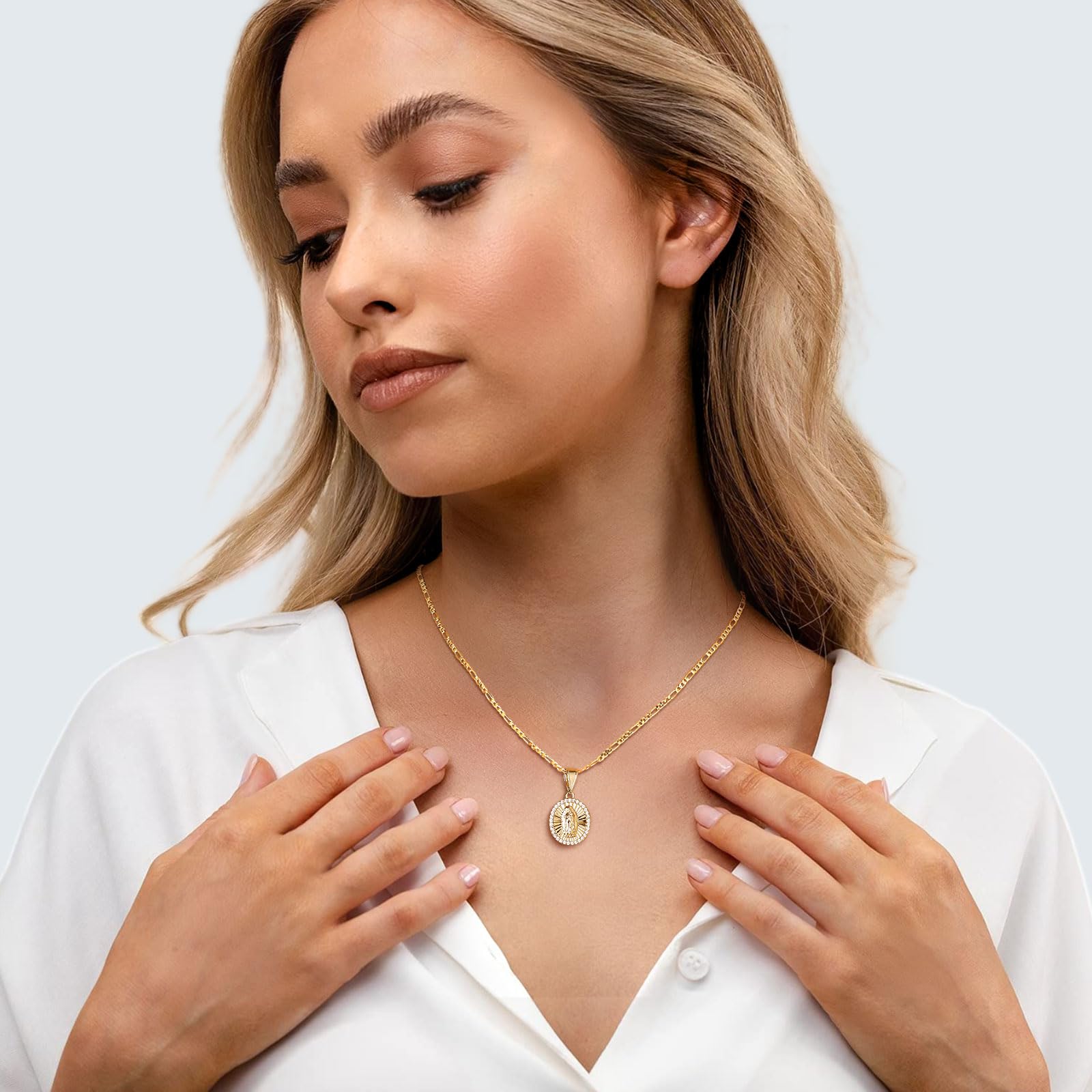 Hisatan Collier Mariner/Marina plaqué or 18 carats, collier Vierge Marie Guadalupe 2, laiton, sans pierre précieuse, laiton
