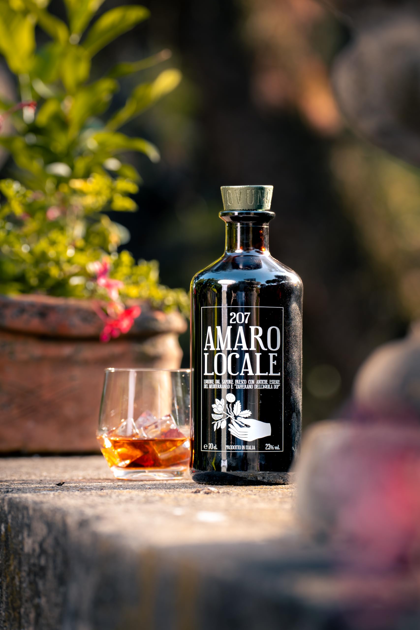 207 Amaro Locale, Miglior Amaro al Mondo 2024, Confezione Regalo, con Zafferano DOP, vol 23%, 70 CL