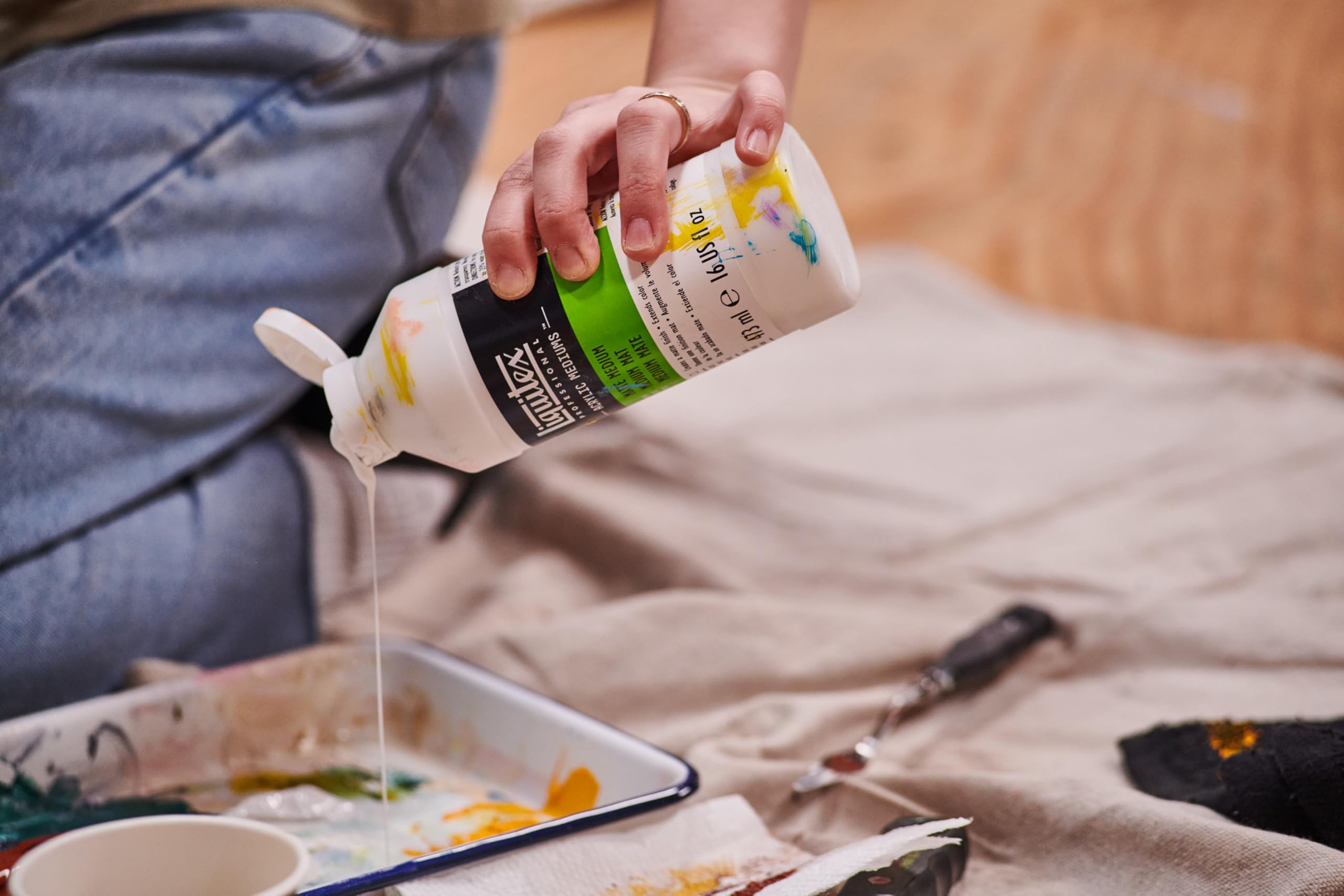 Liquitex 5036 Professional matowy medium do farb akrylowych, nadaje farbom jedwabistą matową powierzchnię i zmniejsza połysk, płynne wiadro o pojemności 3,78 l, przezroczyste