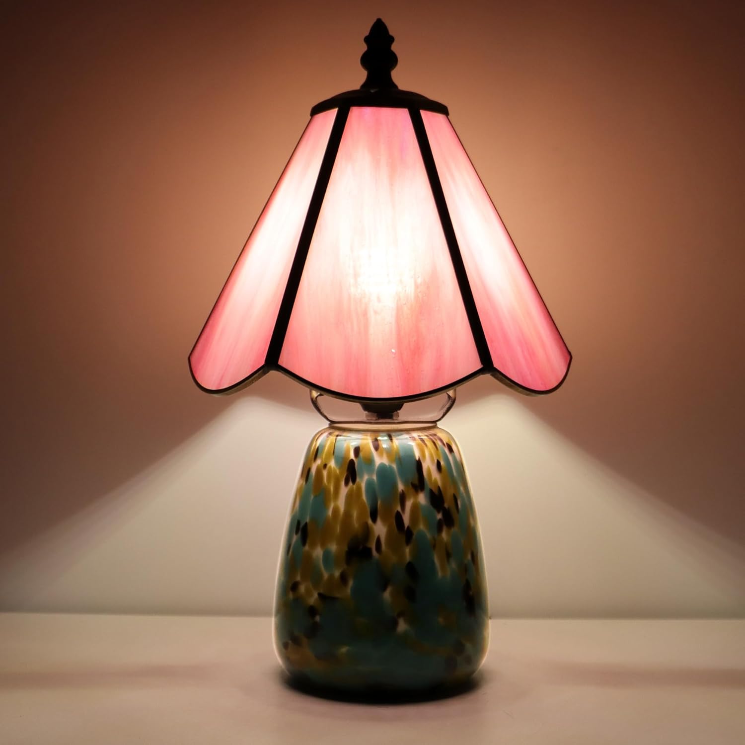 Tiffany Lamp Stained Glass Mushroom Table Lamp 7X7X12 Inch Pink Mini Night Light Glass Base Accent Light Suitable for Bedside Table Bedroom Children's Room