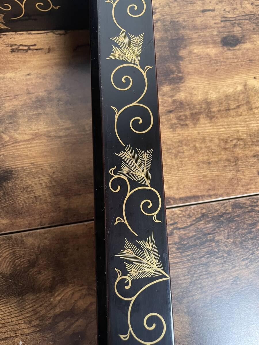 Amazon.co.jp: 【和美】蒔絵師西條一斎作松唐草蒔絵炉縁共箱茶道具 303