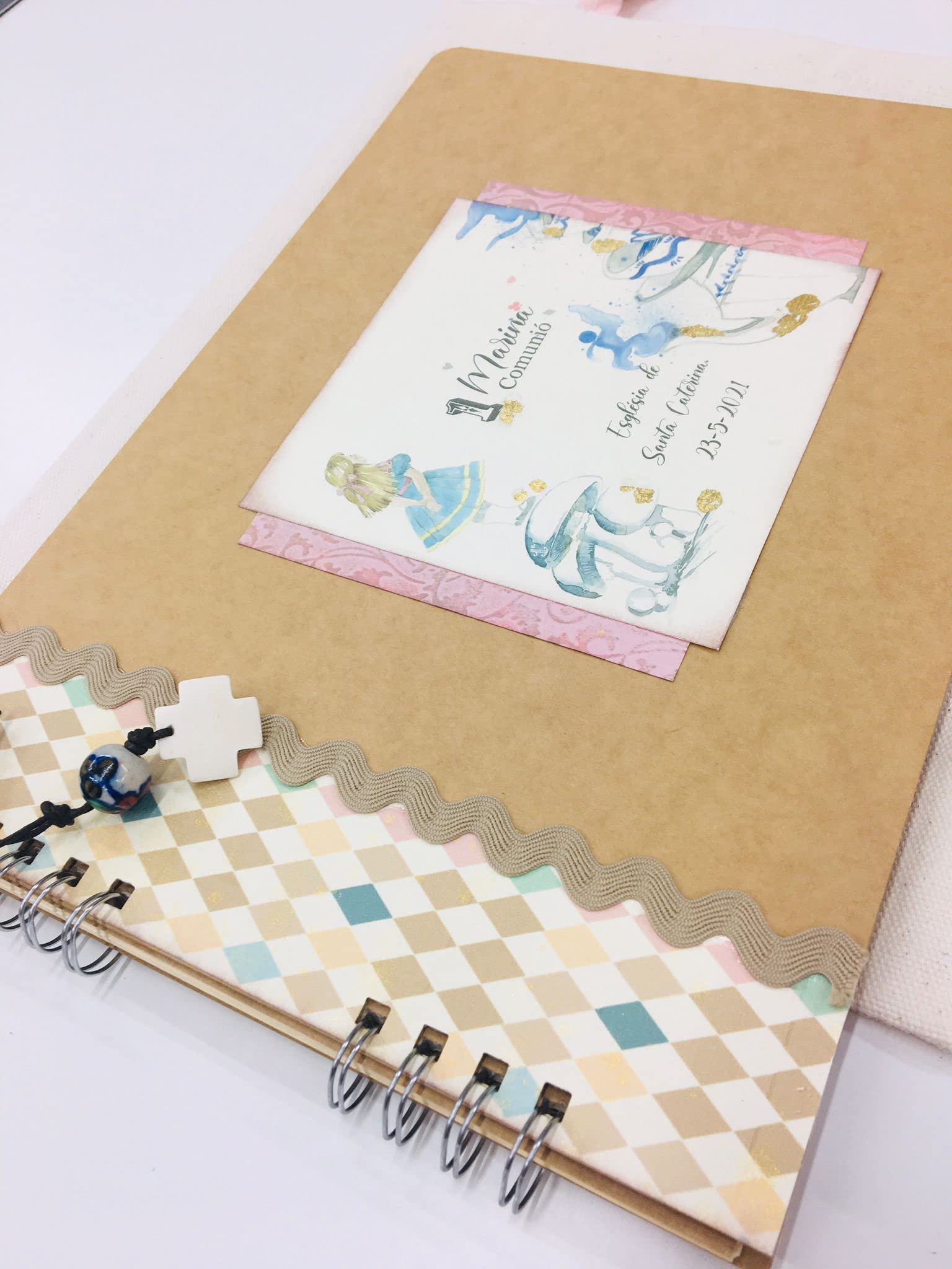 Libro de Firmas Comunión Personalizado y Hecho a Mano - Libro Comunión 22 x 32 cm - Personalización Álbum Comunión (Alicia Maravillas)