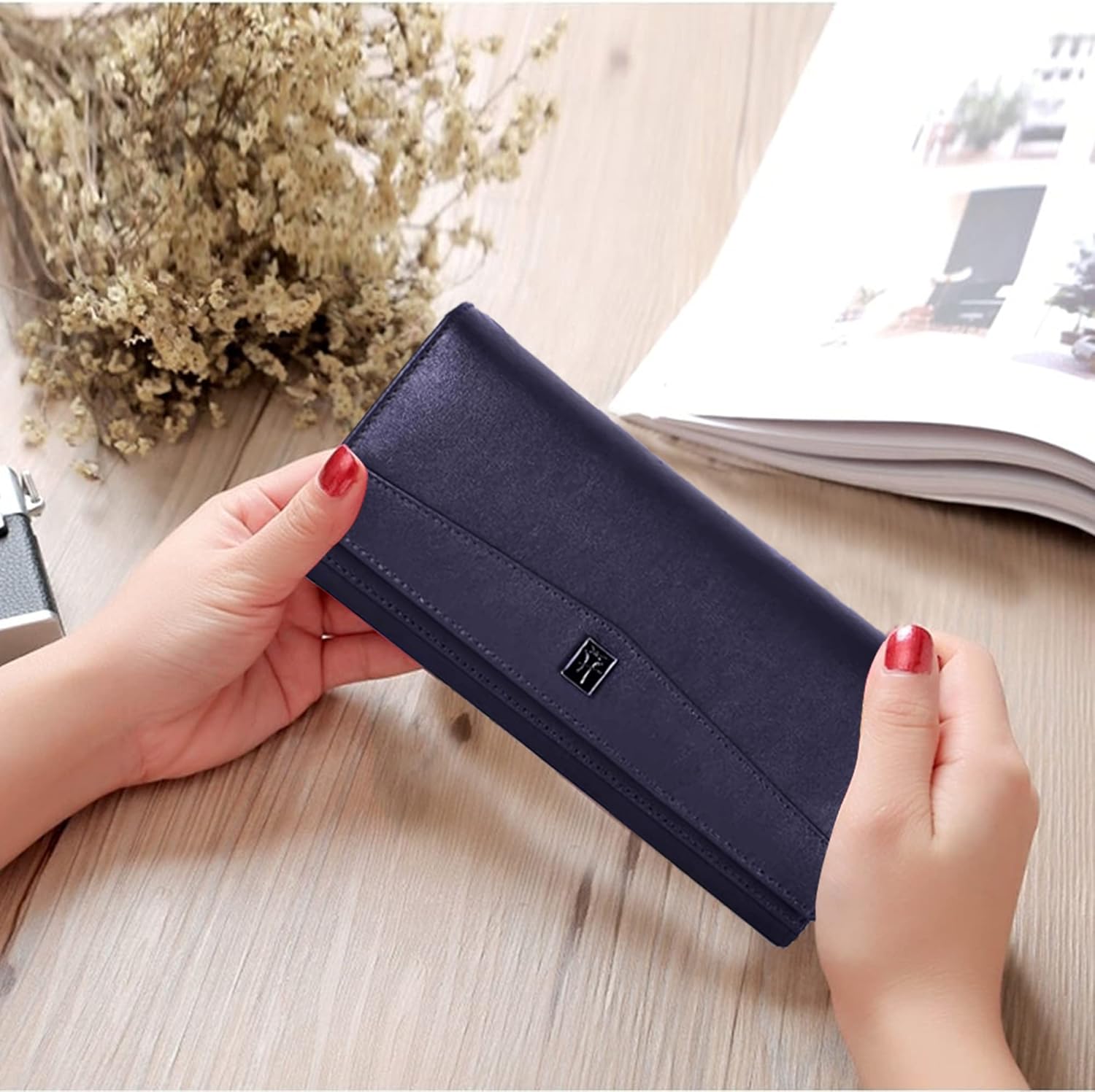 Hawai Genuine Leather Stylish Wallet for Women | 4 Compartment | 5 Zippered Pocket | 2 Photo ID Window | 3 Card Slots |, Blue, 8 inch, Modern