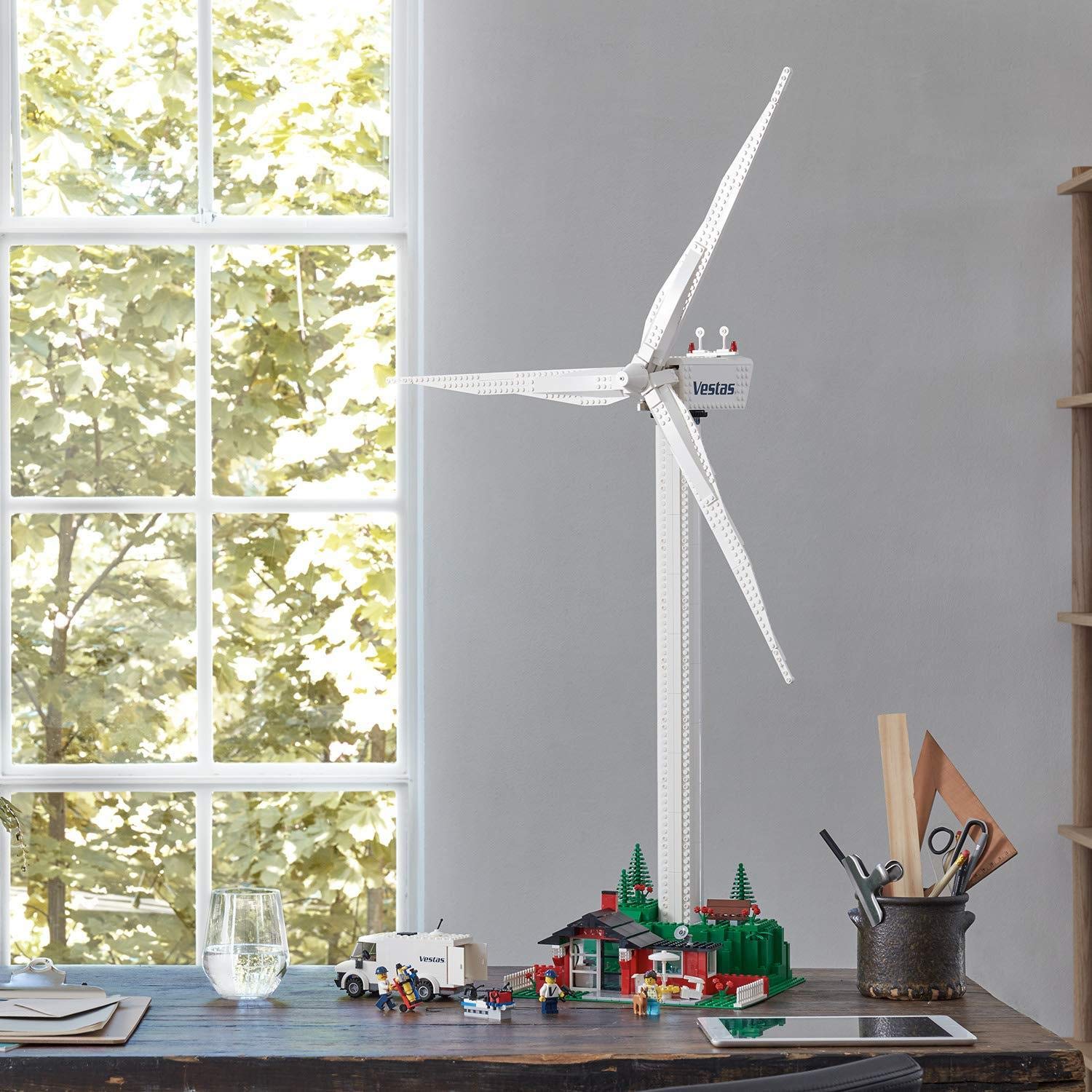 Amazon.co.jp: LEGO Creator Expert Vestas Wind Turbine 10268 