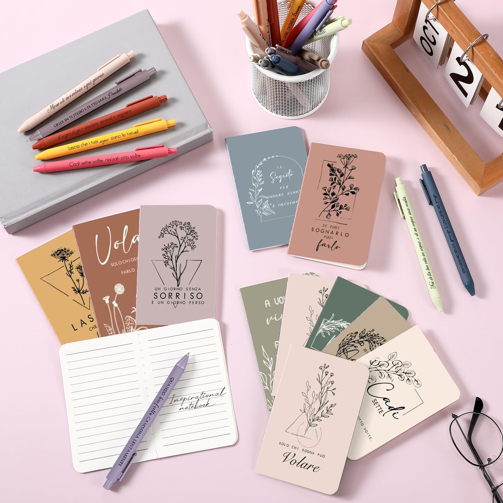 Sinmoe 24 Pezzi Regalo Motivazionale per Alunni Colleghi 12 Mini Taccuini 12 Penne con Frasi Motivazionali in Italiano Regali per Alunni Fine Quinta Colleghi Studenti Insegnanti, 12 Stili (Morandi)