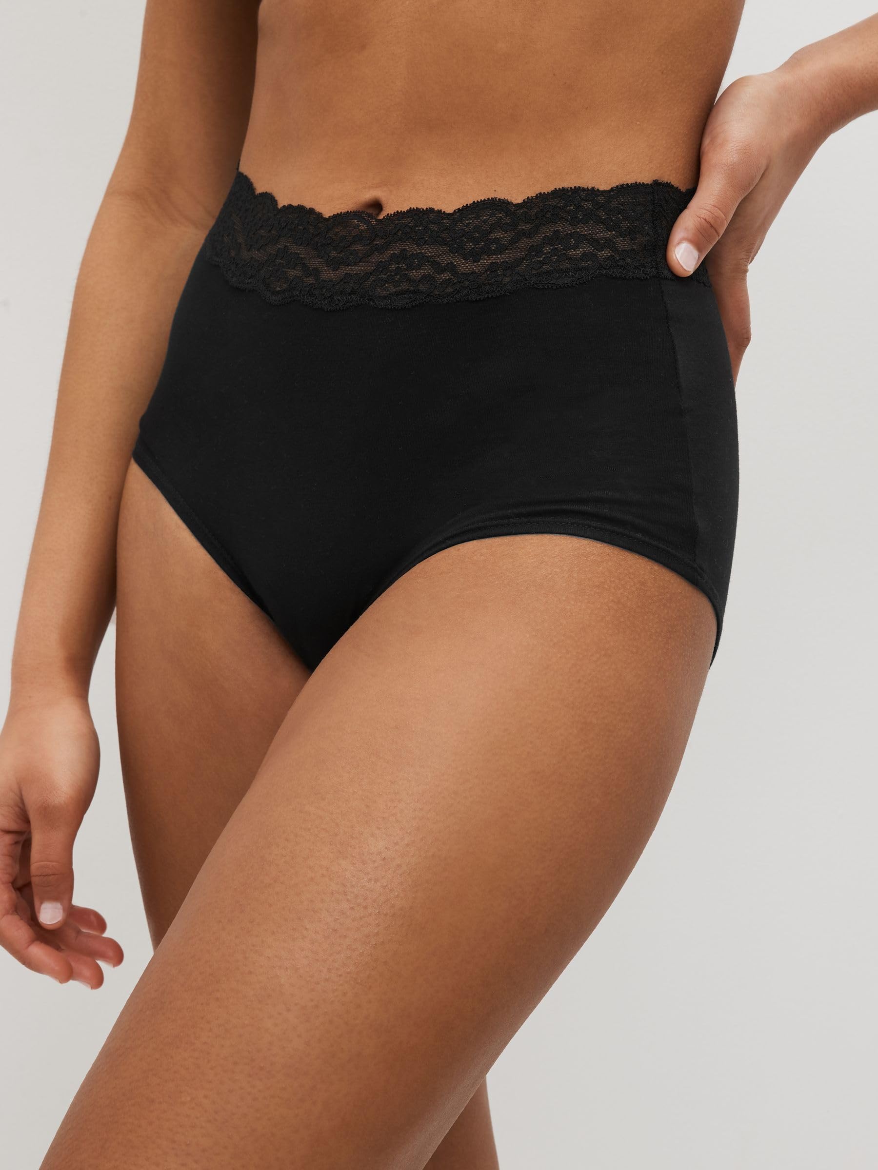 NEXT Mujeres Pack de 7 Braguitas Anchas de Encaje y algodón Negro 44