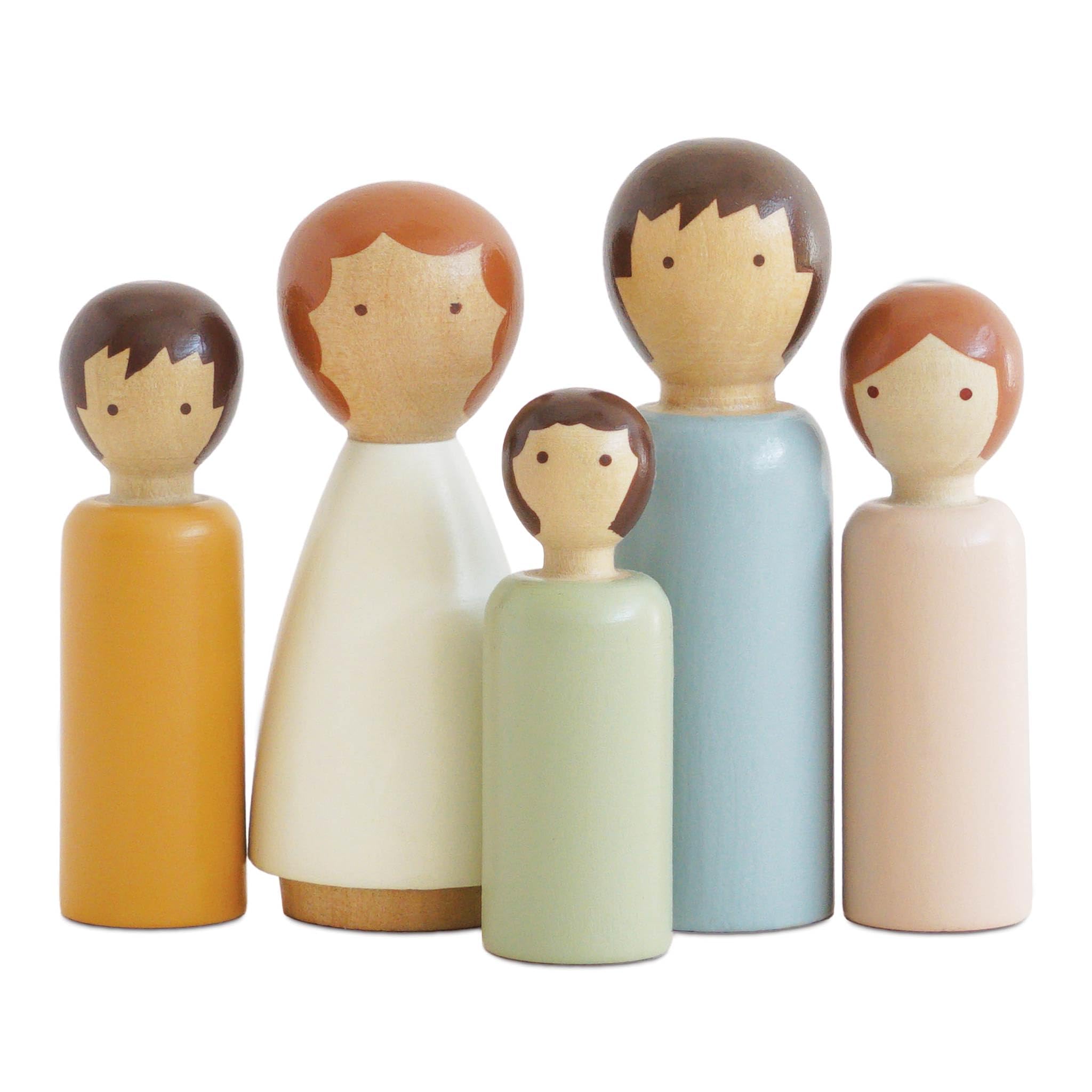 Le Toy Van Wooden Doll House Peg People Family Dubois – 5-Piece Set – FSC® 100% Certified Sustainable Wood Toy – Plastic-Free Miniature Figures for Dolls House Play