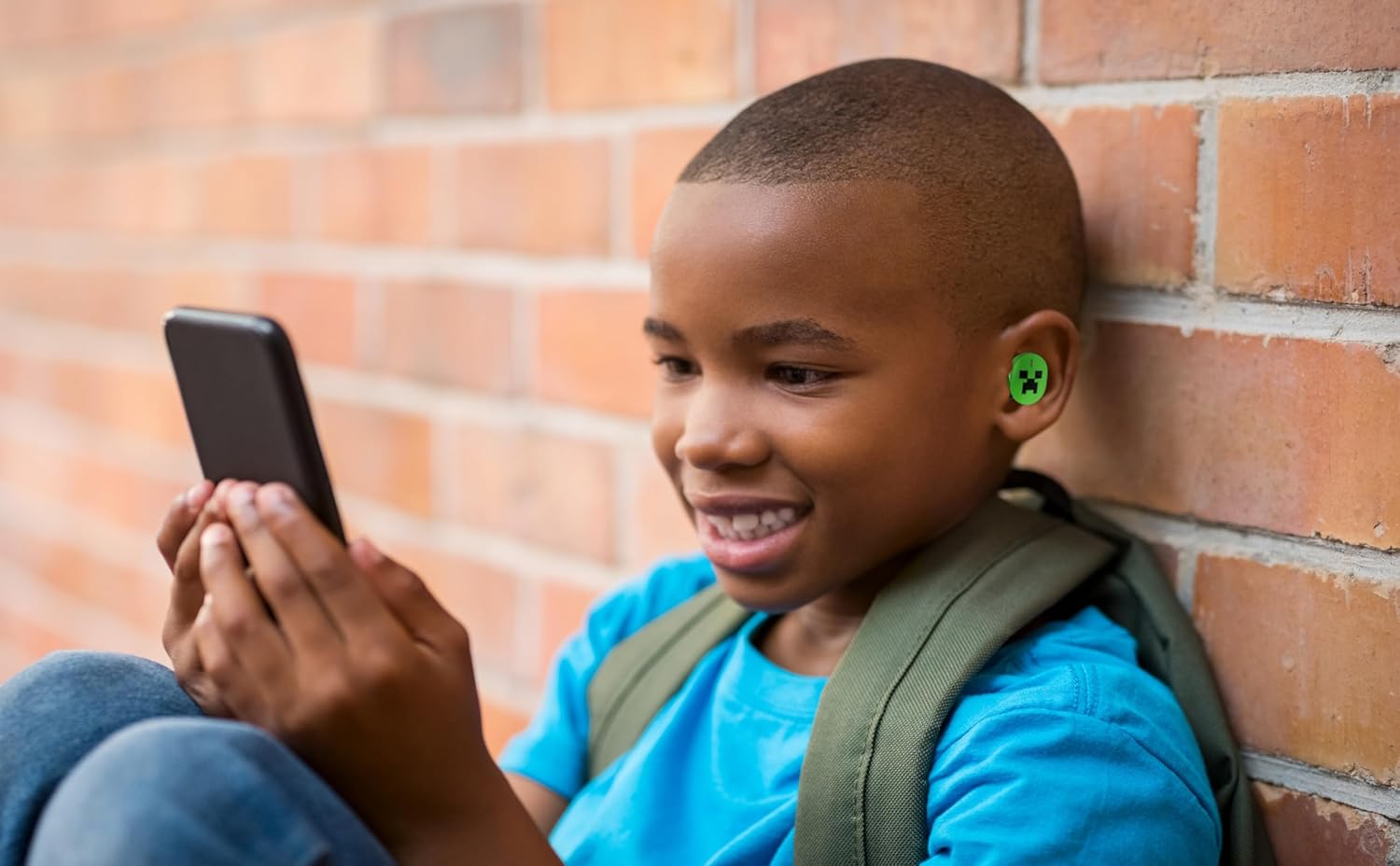 eKids Wireless Earbuds with Microphone, Bluetooth Earbuds with Charging Case, Great Stocking Stuffers for Kids (Minecraft) - Image 5