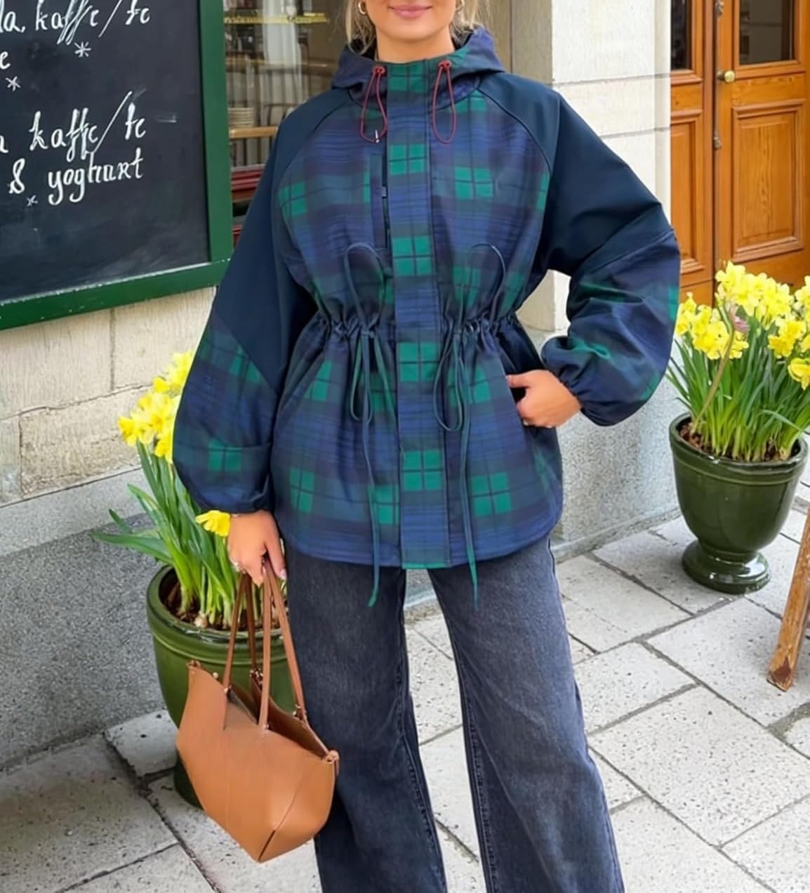 Damen modische karierte Freizeitjacke regen- und winddicht mit Kapuze Kordelzug in der Taille und Kapuzen-Wanderjacke