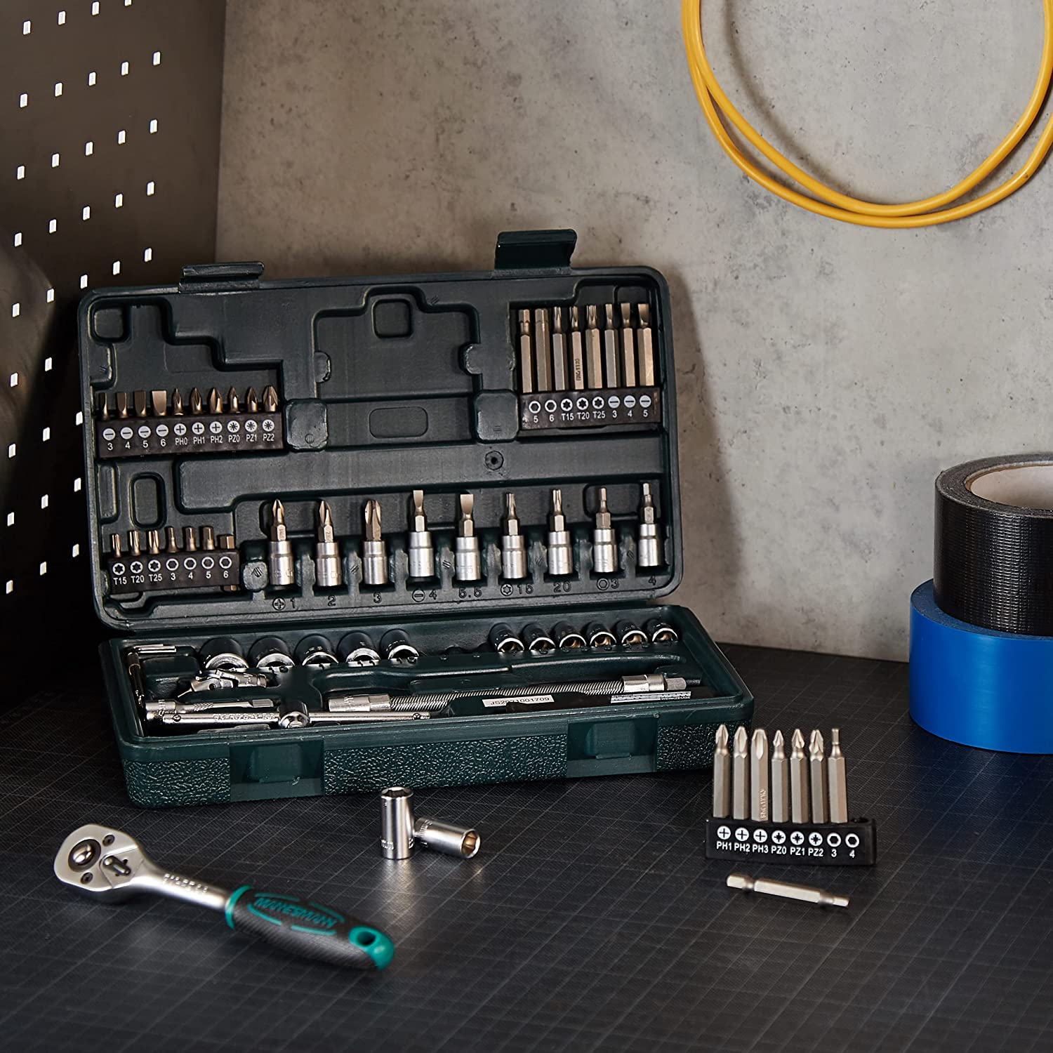  Man - 専用 LENNOX 89M74 100335-06 CAPACITOR 35+5 @ 440 | PlumbersStock