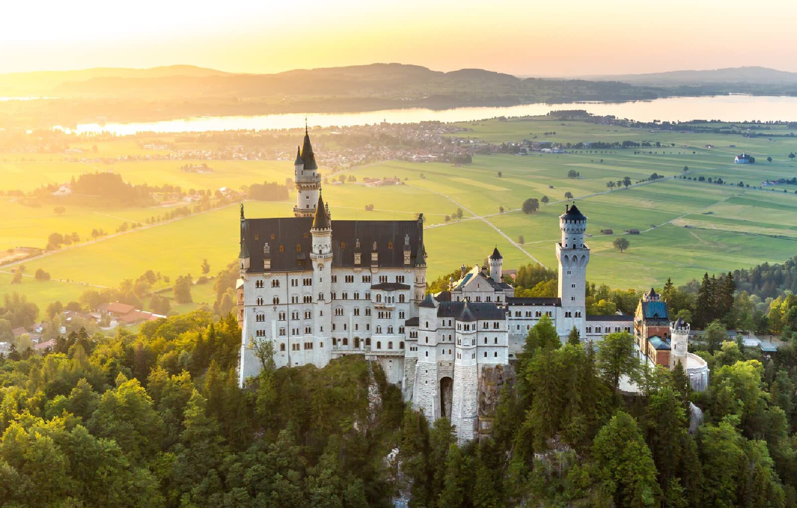 puzzle dla dorosłych 1000 elementów Zamek na wzgórzu miejskim, Neuschwanstein, Bawaria, Niemcy 75x50cm
