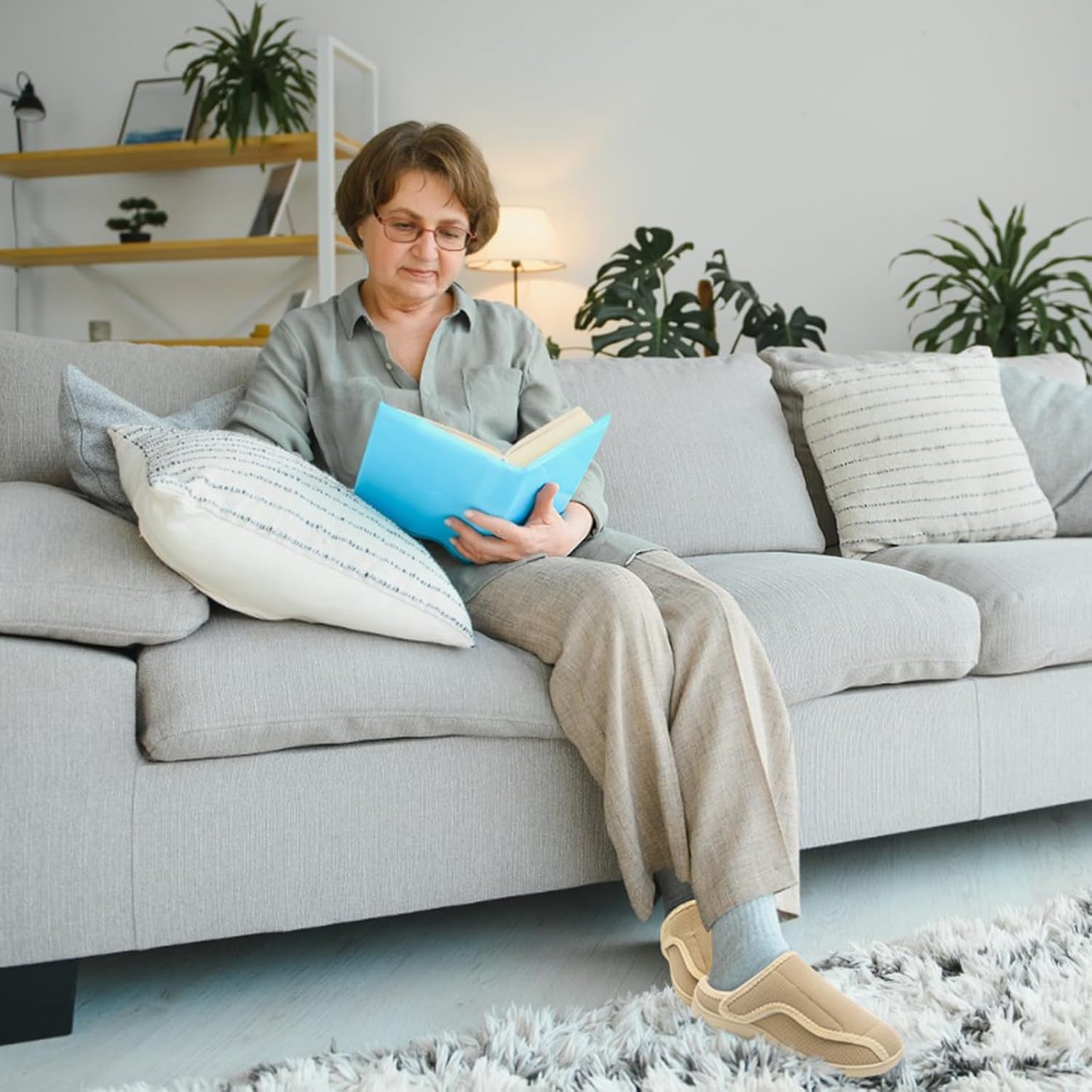 LeIsfIt Slippers for Women Extra Wide House Slippers Elderly Slip on House Shoes Non-Slip Indoor Outdoor Slipper Adjustable for Diabetic Swollen Feet - Image 2