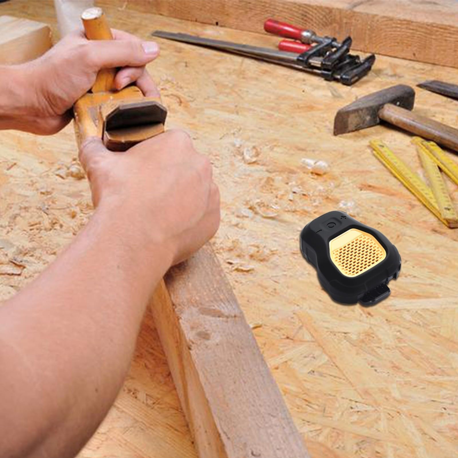 Custodia protettiva in silicone per altoparlante indossabile DEWALT - Cover nera con cordino, vestibilità precisa, design leggero