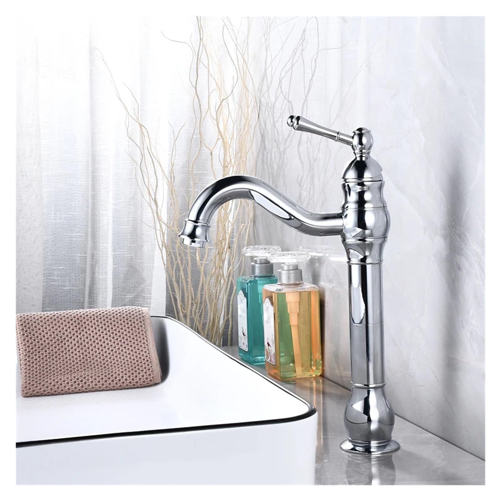 Robinet de salle de bains fini chrome pour une installation de comptoir haut de gamme