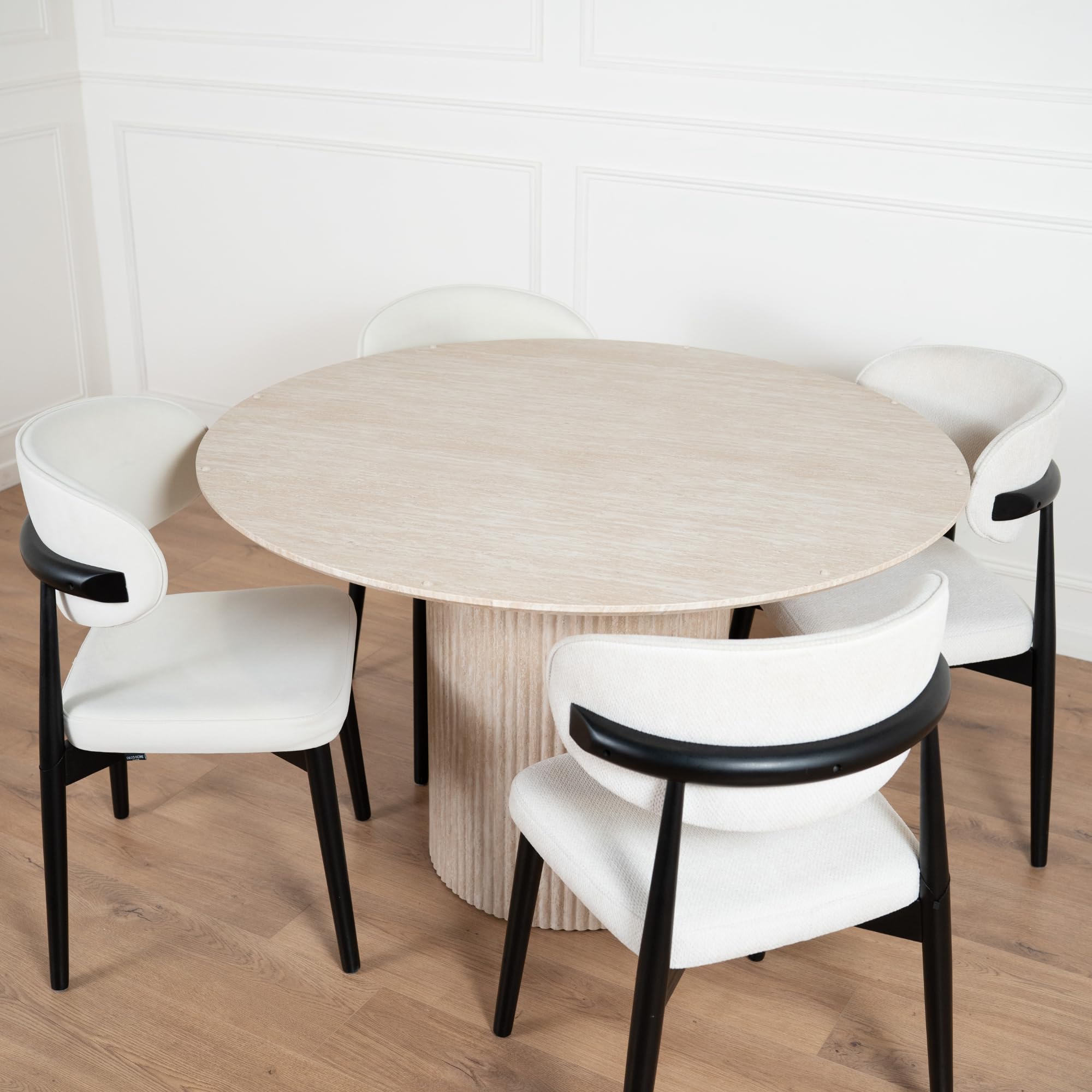 Table à Manger Ronde Pillard – Table Design Effet travertin pour Salle à Manger – Convivialité Naturelle et Usage Quotidien – Pied Central cannelé Stable – Style Chic et Lumineux