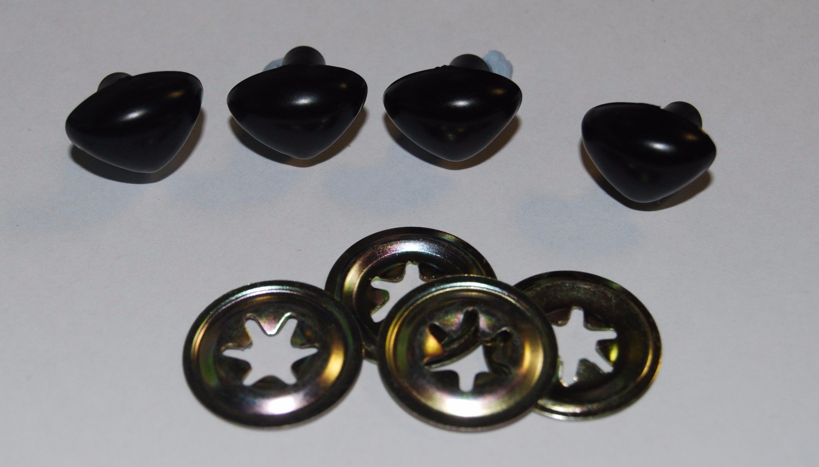 celloexpress Black Cat/Triangle Noses 18mm x 13mm Metal Backs - Teddy Bear & Soft Toy Making Detailed Noses - Pack of 4
