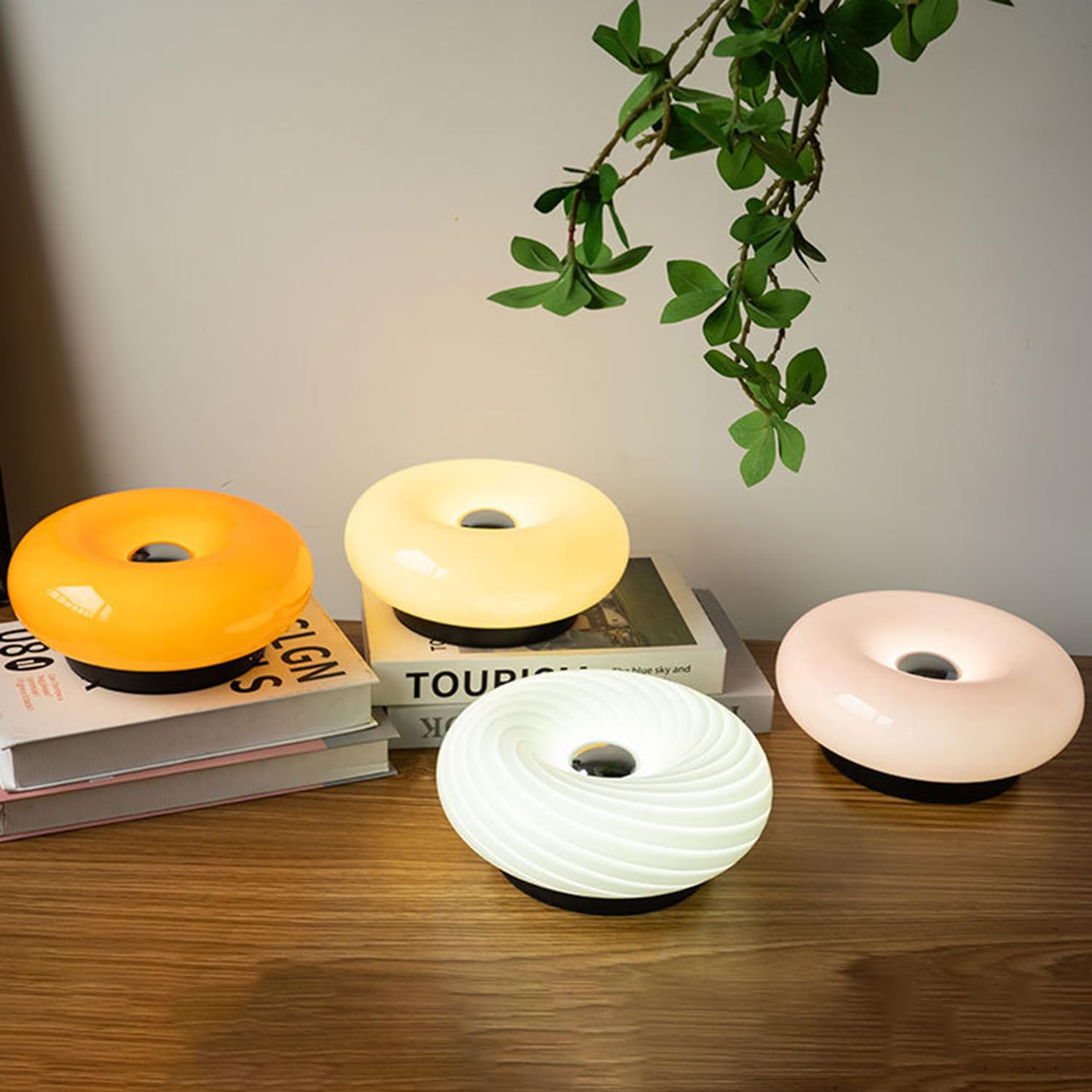 LED Donut Tischlampe Klein Moderne Designleuchte mit Ambientelicht 3 Farbtemperatur Akku USB Aufladbar Tischleuchte mit Touch Dimmbar Nachttischlampe Ohne Kabel Glas Lampenschirm 1800mAh,Orange