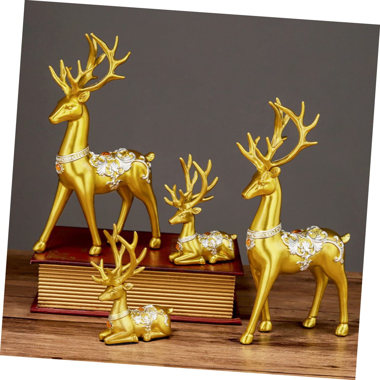 Abaodam Schöne Weihnachts Elch Statue aus Kunstharz Goldfarben Realistisch und Langlebig als Festliche Deko für Wohnzimmer und Fotografie