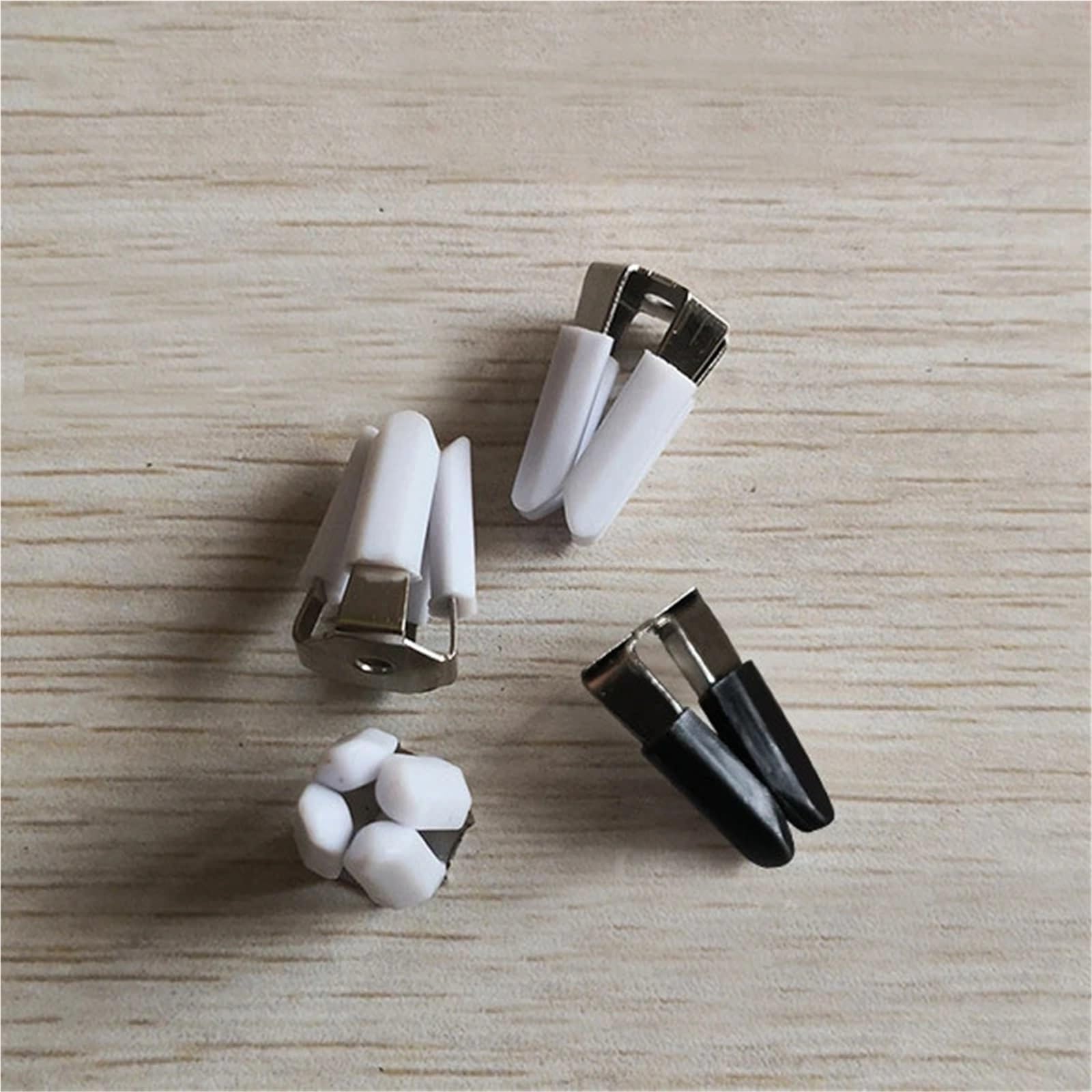 Clip per bocchetta dell'aria dell'auto, clip per profumo, accessori per slot per schede, accessori per bottiglie di vetro (bianco, 100 pezzi)