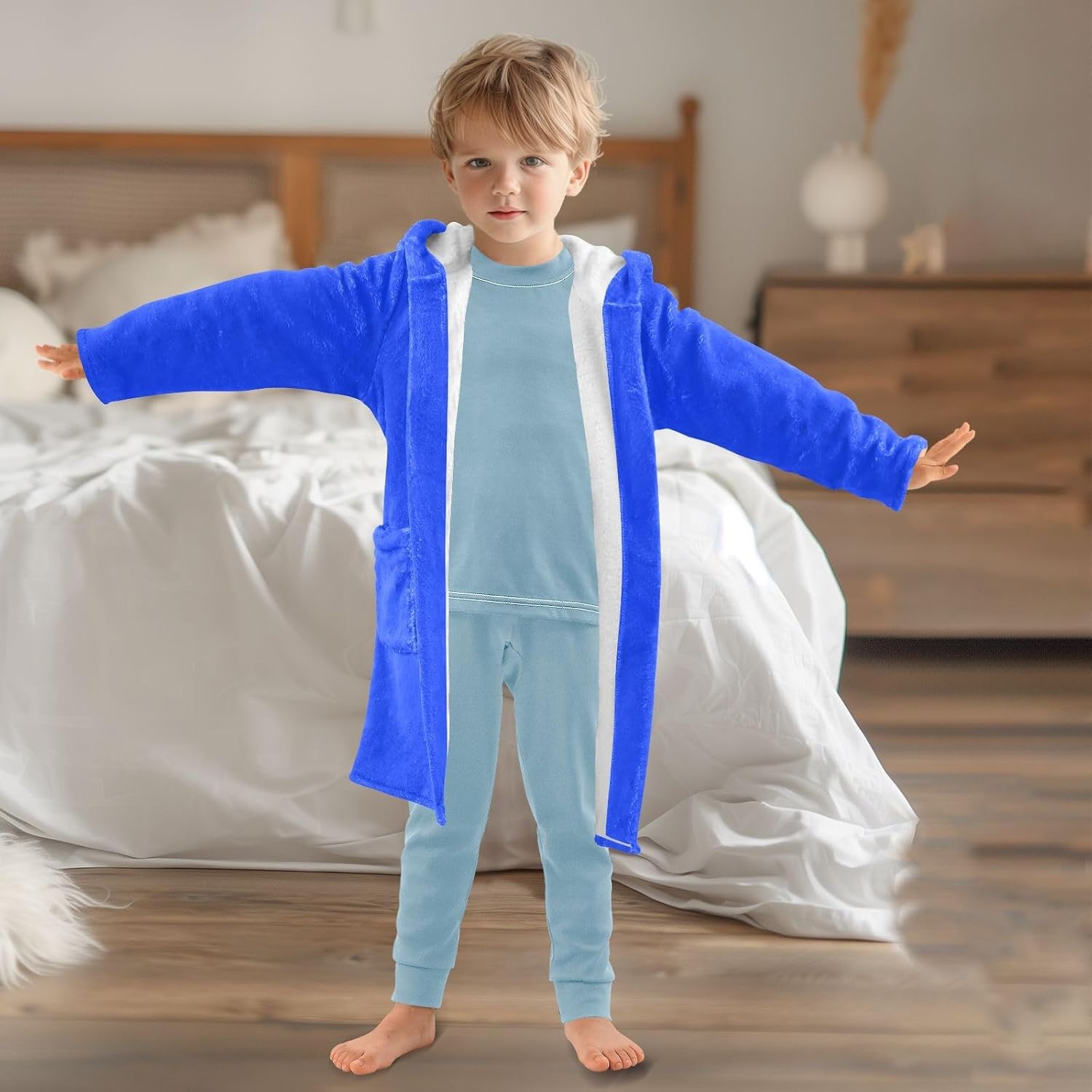 ODAWA Ultramarine Kids Bathrobe, Soft Plush Hooded Robe for Boys Girls, Quick Dry Bath Towel Wrap with Pockets