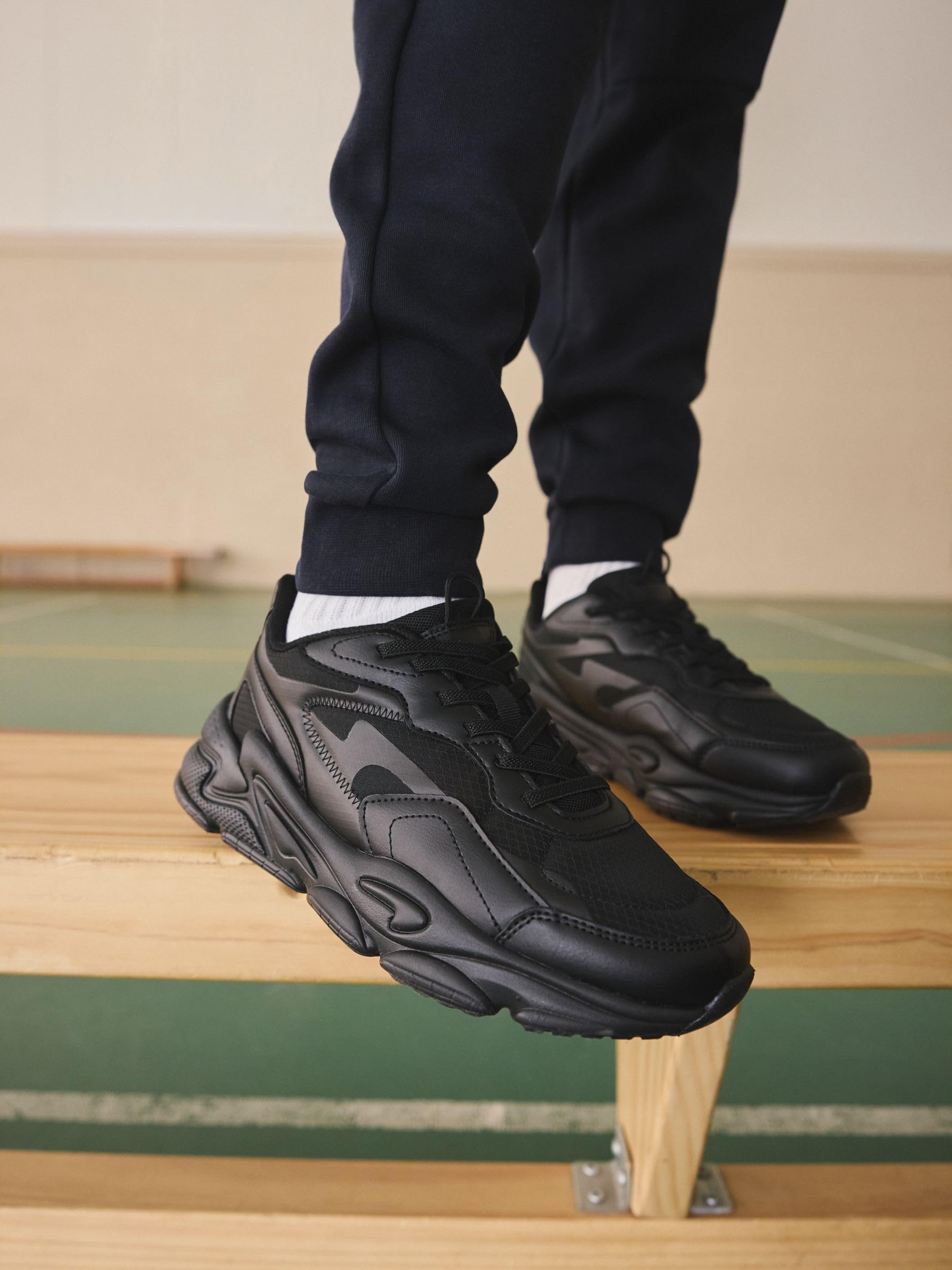 NEXT Jungen Standard Elastischer Sportschuh mit Schnürung