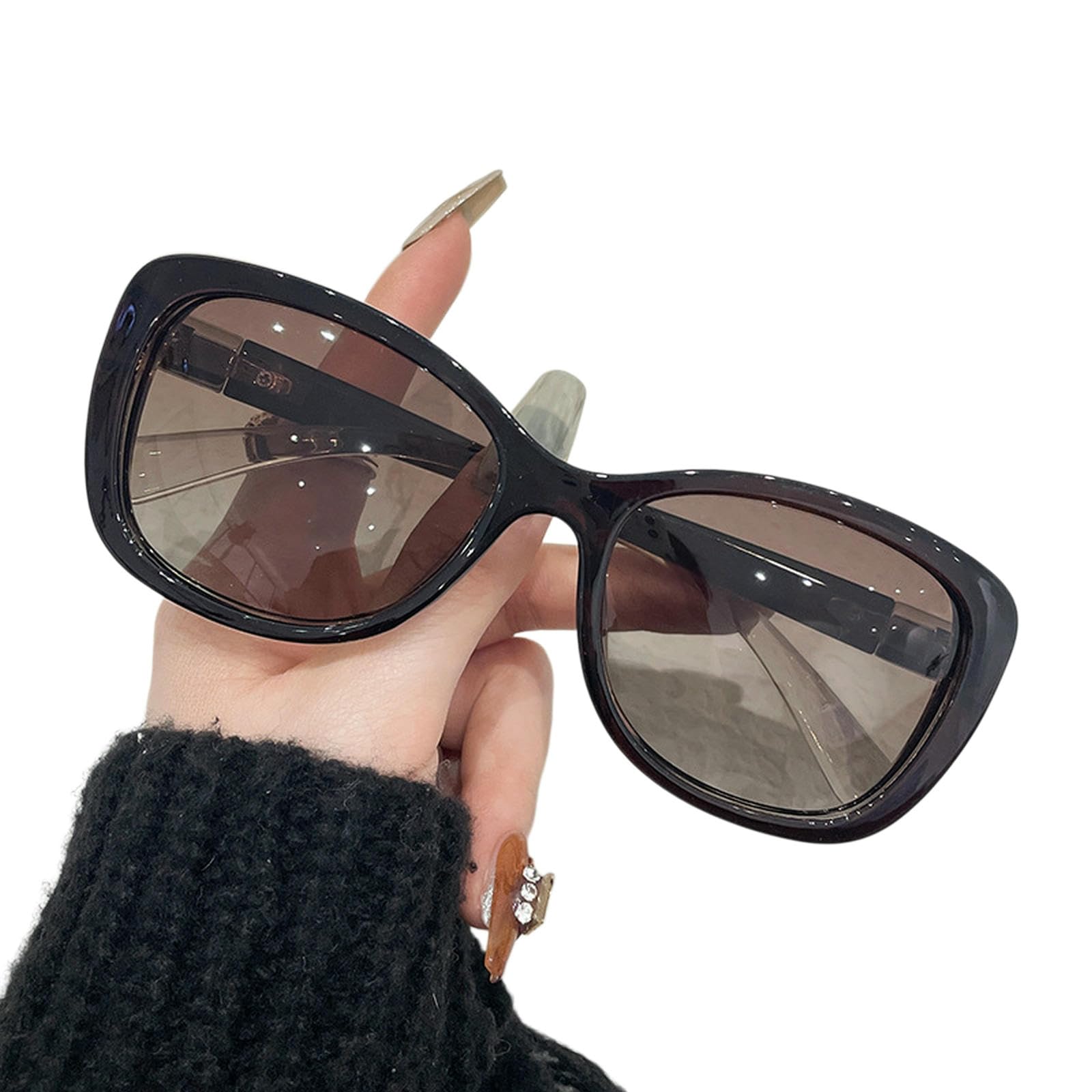 Lunettes de soleil femme à grande monture effet amincissant visages ronds